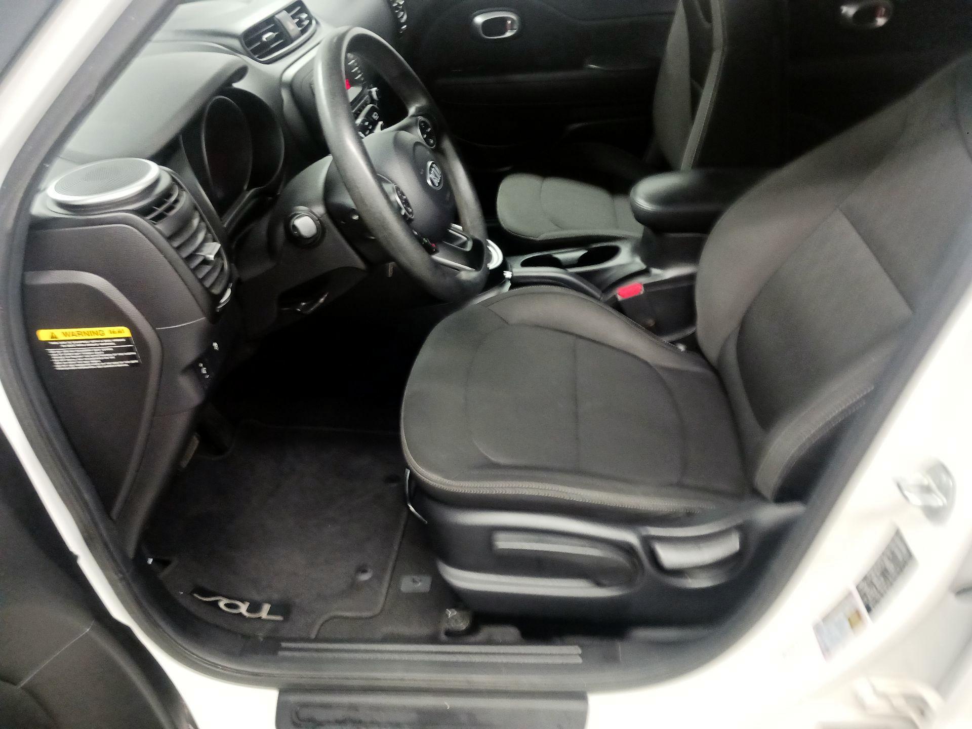 Thumbnail: 2015 Kia Soul - 11