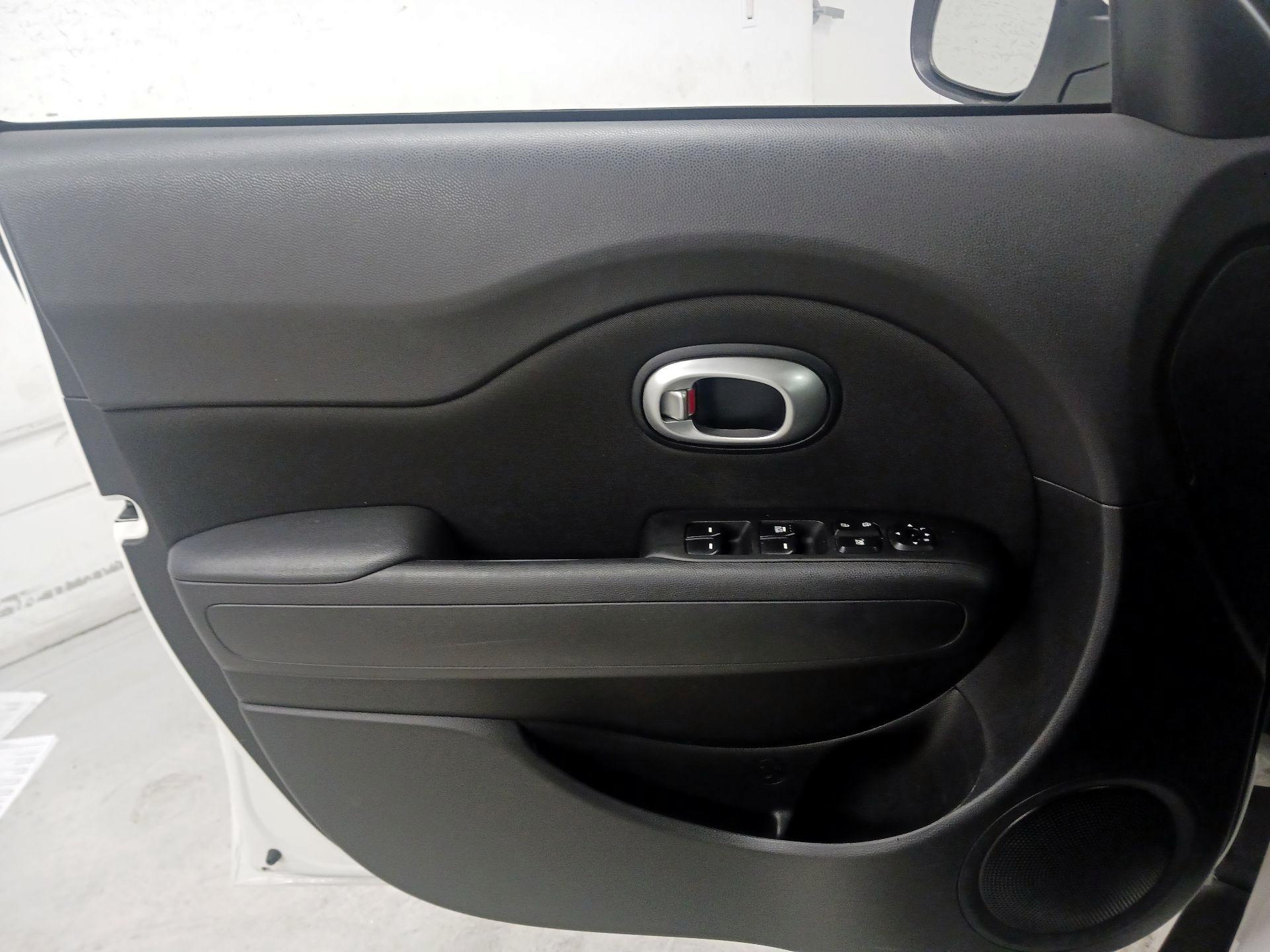 Thumbnail: 2015 Kia Soul - 12