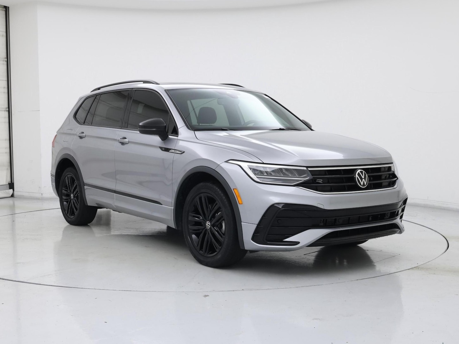 2022 Volkswagen Tiguan SE R-LINE BLACK - Photo 2
