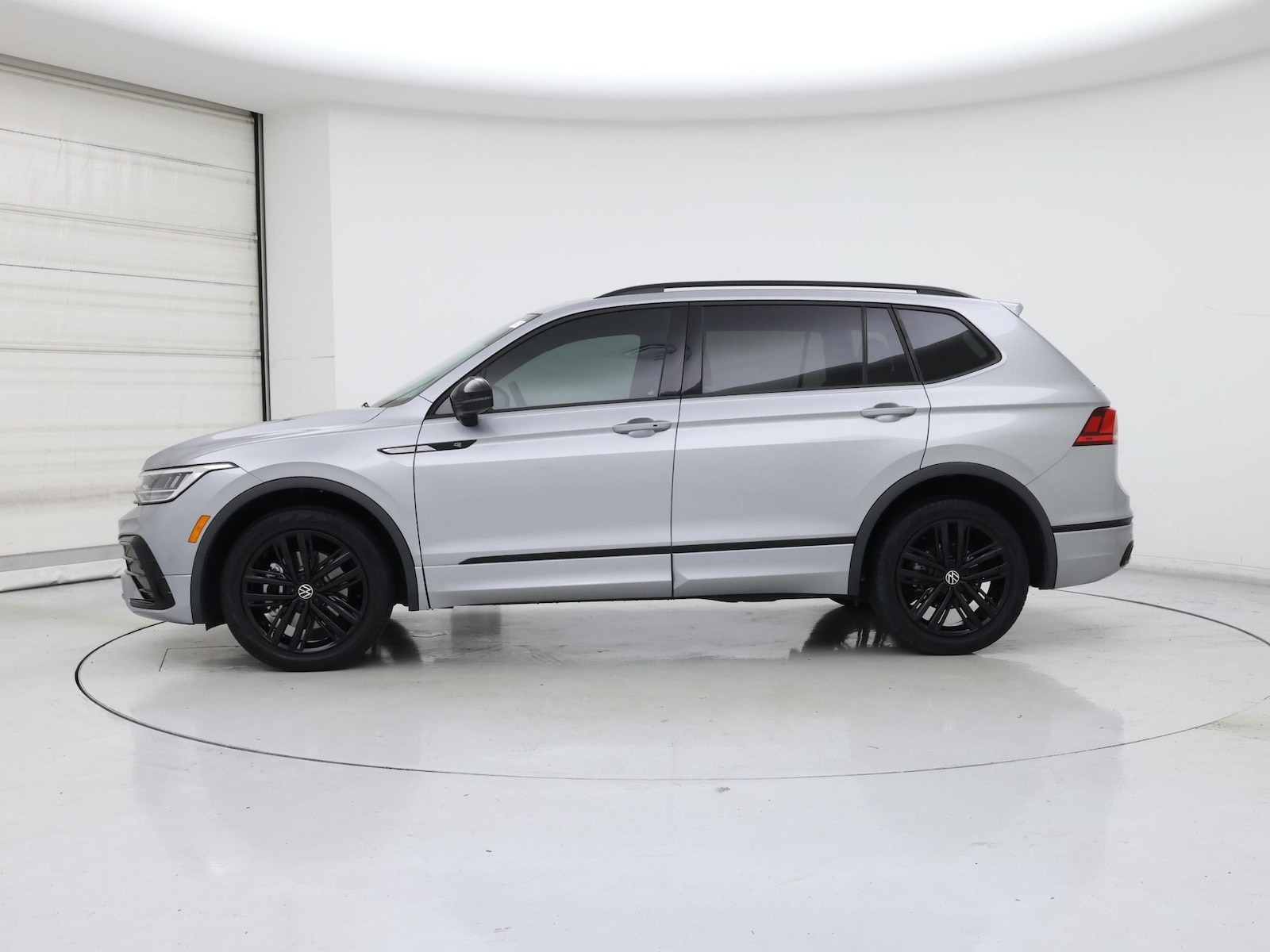 2022 Volkswagen Tiguan SE R-LINE BLACK - Photo 4
