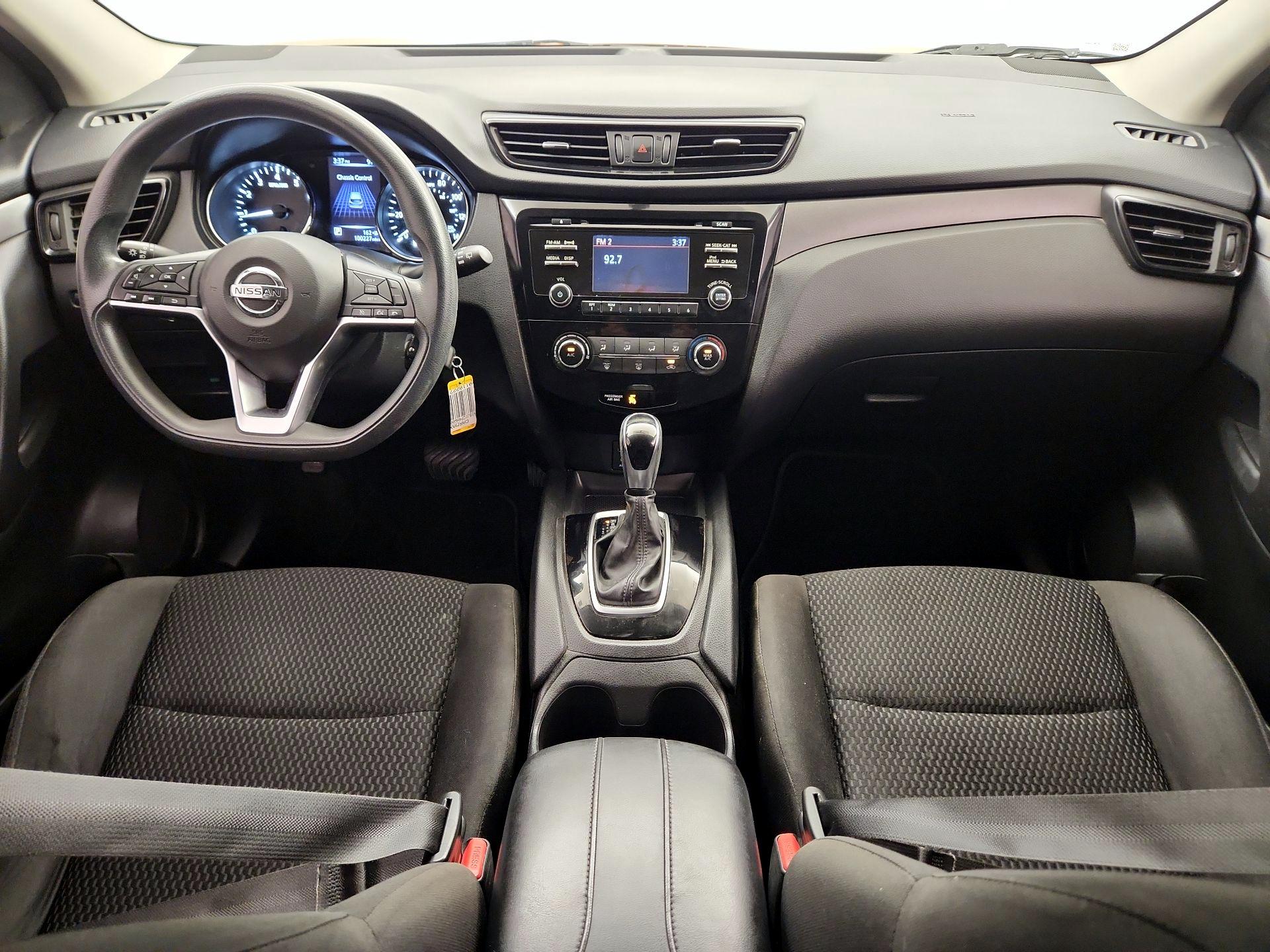 Thumbnail: 2017 Nissan Rogue Sport - 9