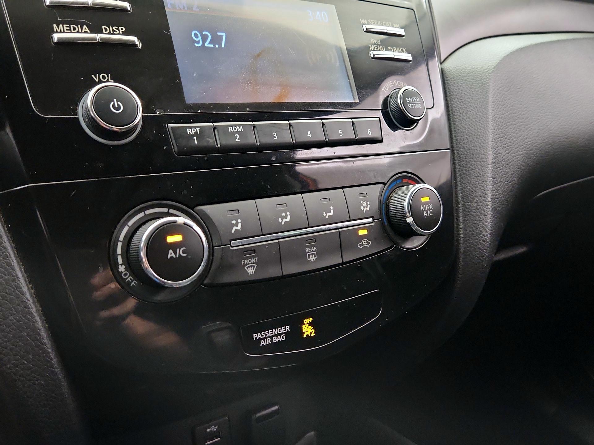 Thumbnail: 2017 Nissan Rogue Sport - 16