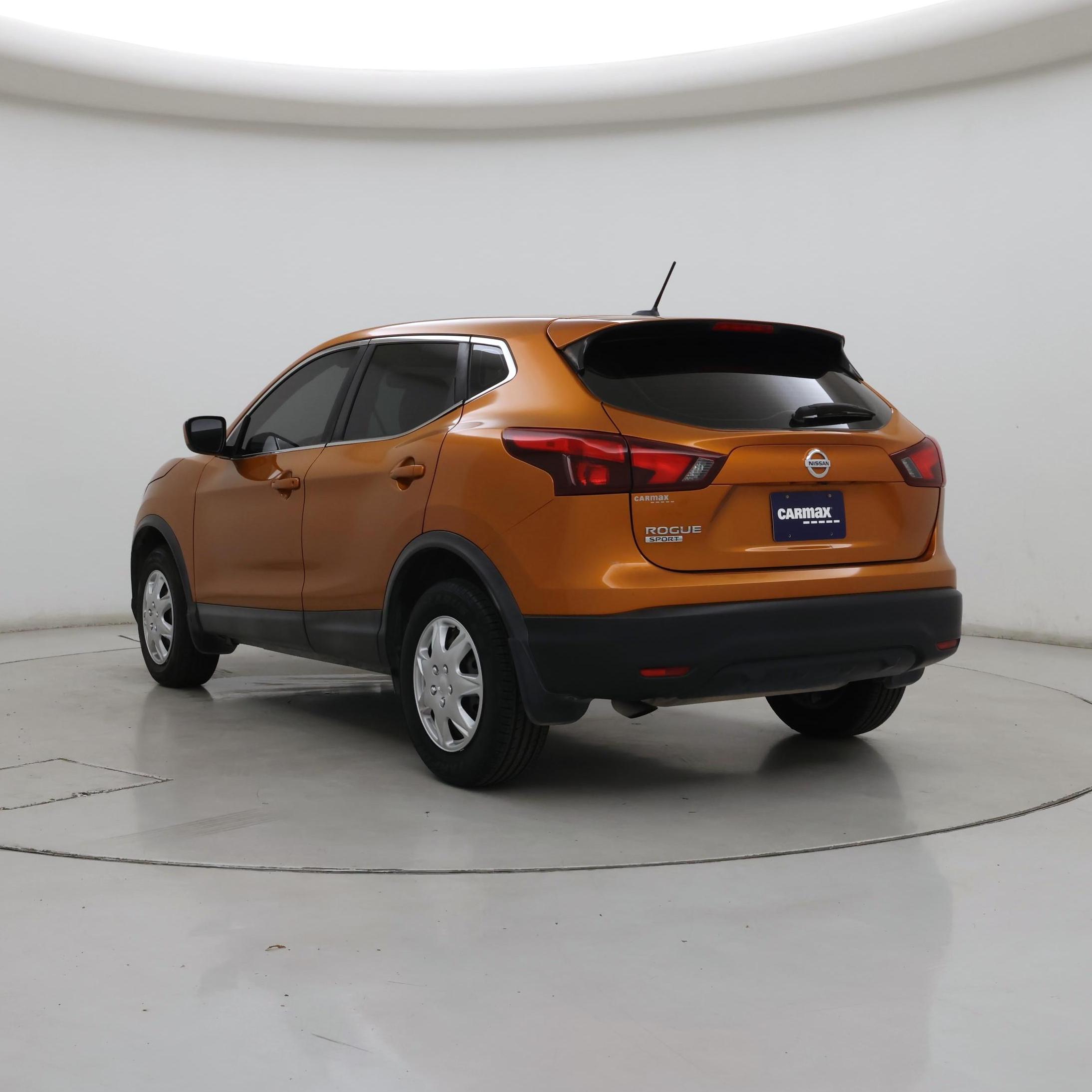 Thumbnail: 2017 Nissan Rogue Sport - 2