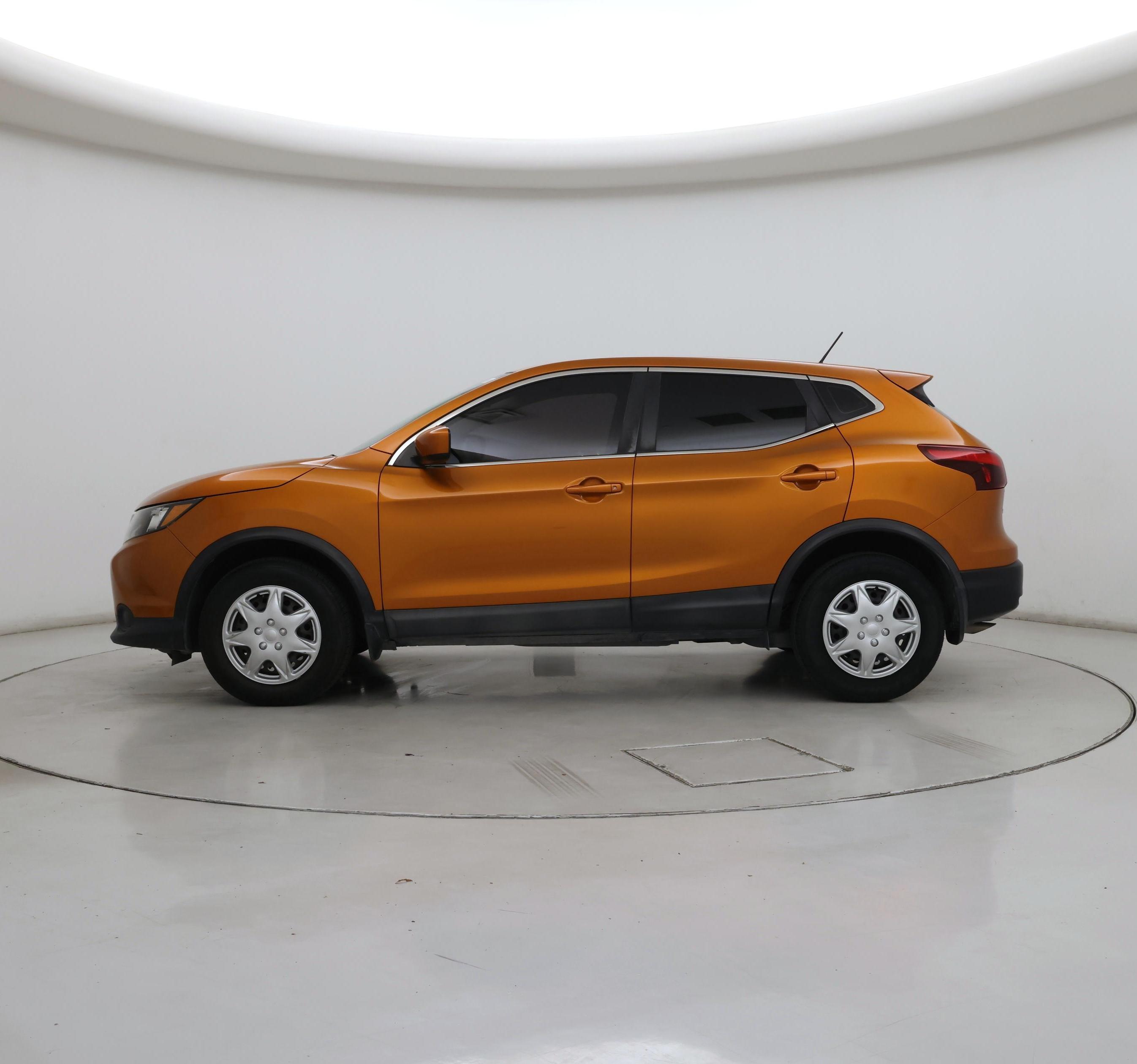 Thumbnail: 2017 Nissan Rogue Sport - 3