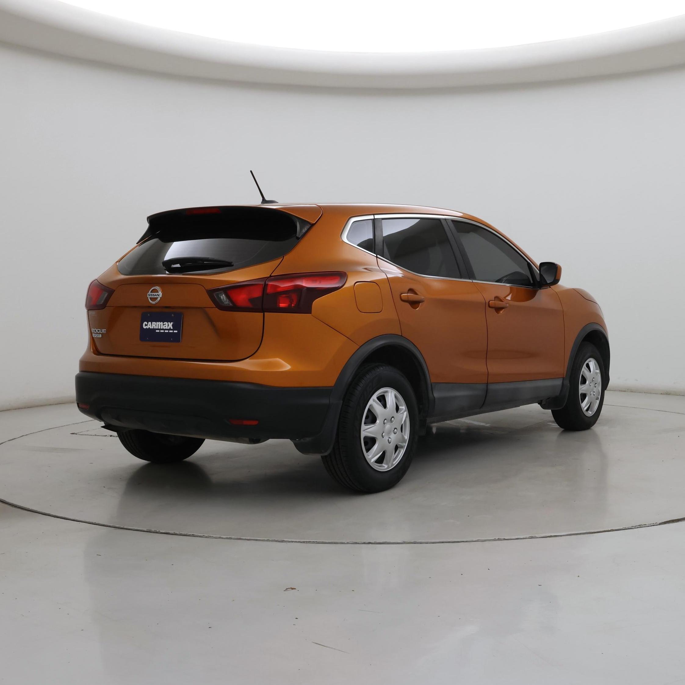 Thumbnail: 2017 Nissan Rogue Sport - 8