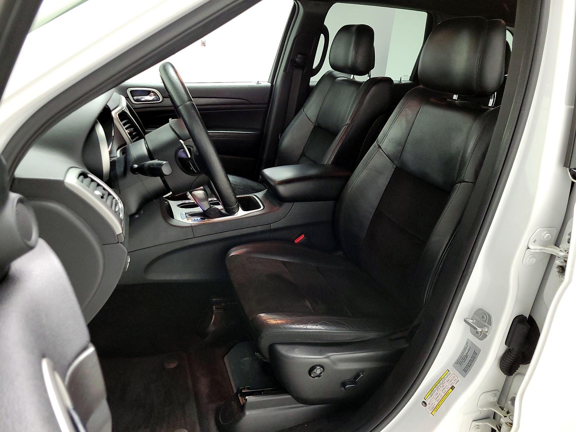 Thumbnail: 2017 Jeep Grand Cherokee - 11