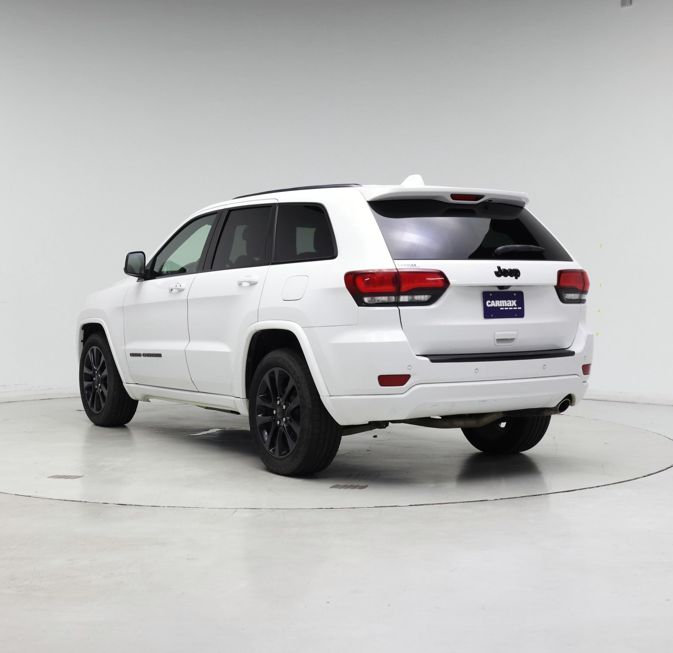 Thumbnail: 2017 Jeep Grand Cherokee - 2