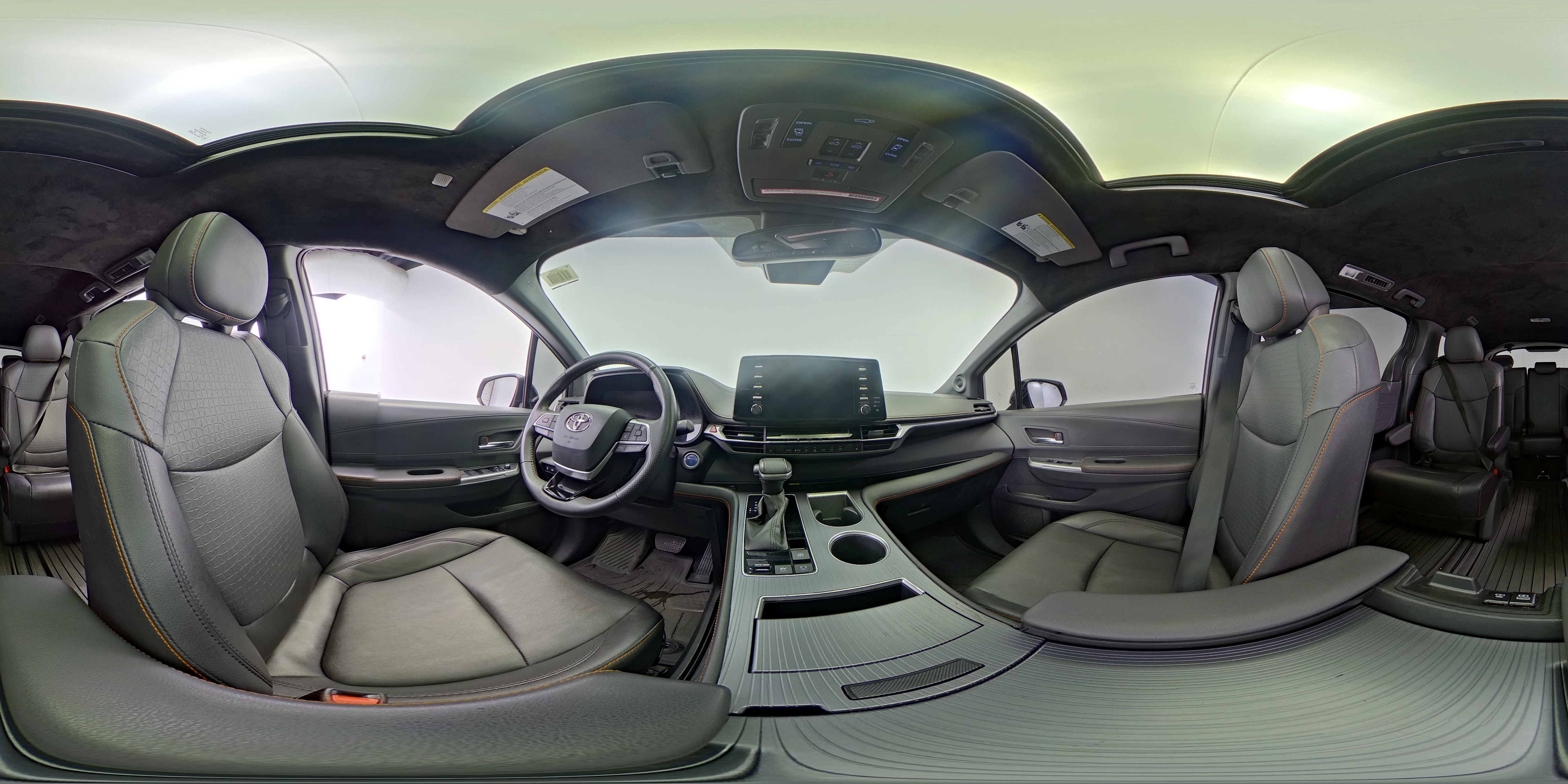 2023 Toyota Sienna XSE - Photo 28
