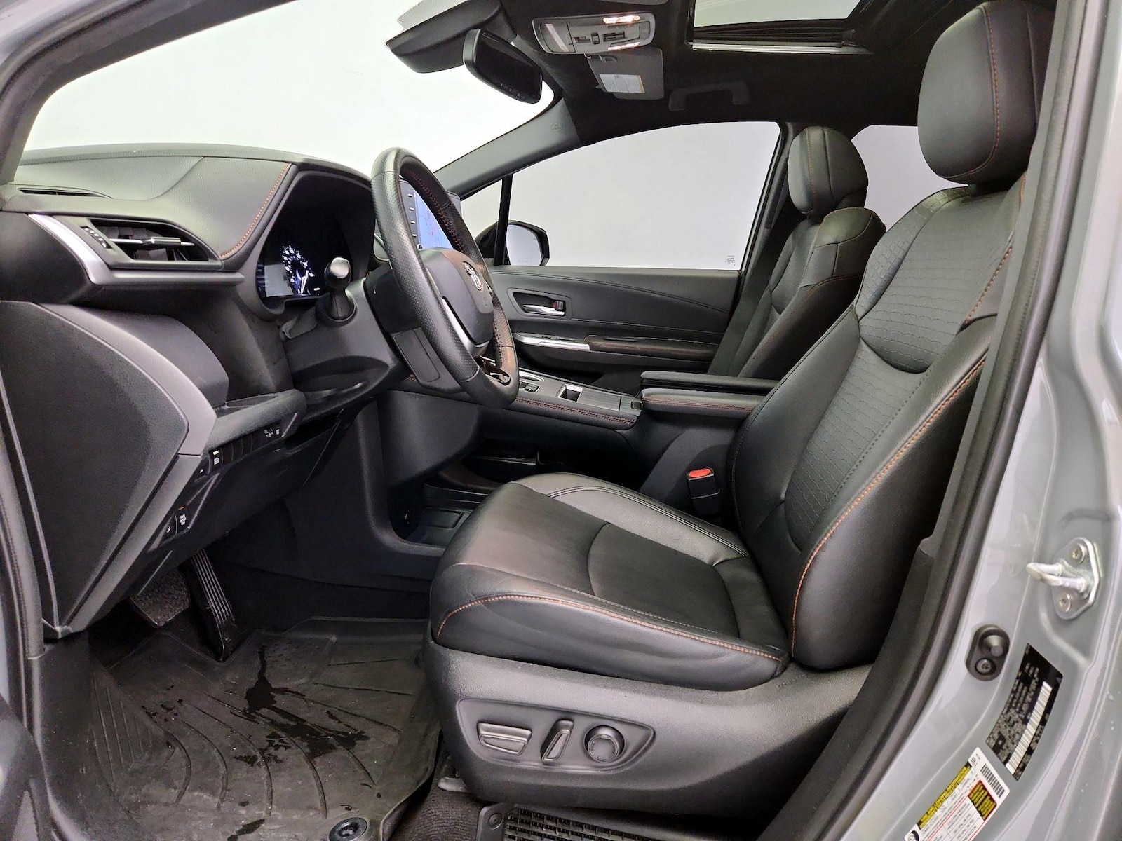 2023 Toyota Sienna XSE - Photo 12