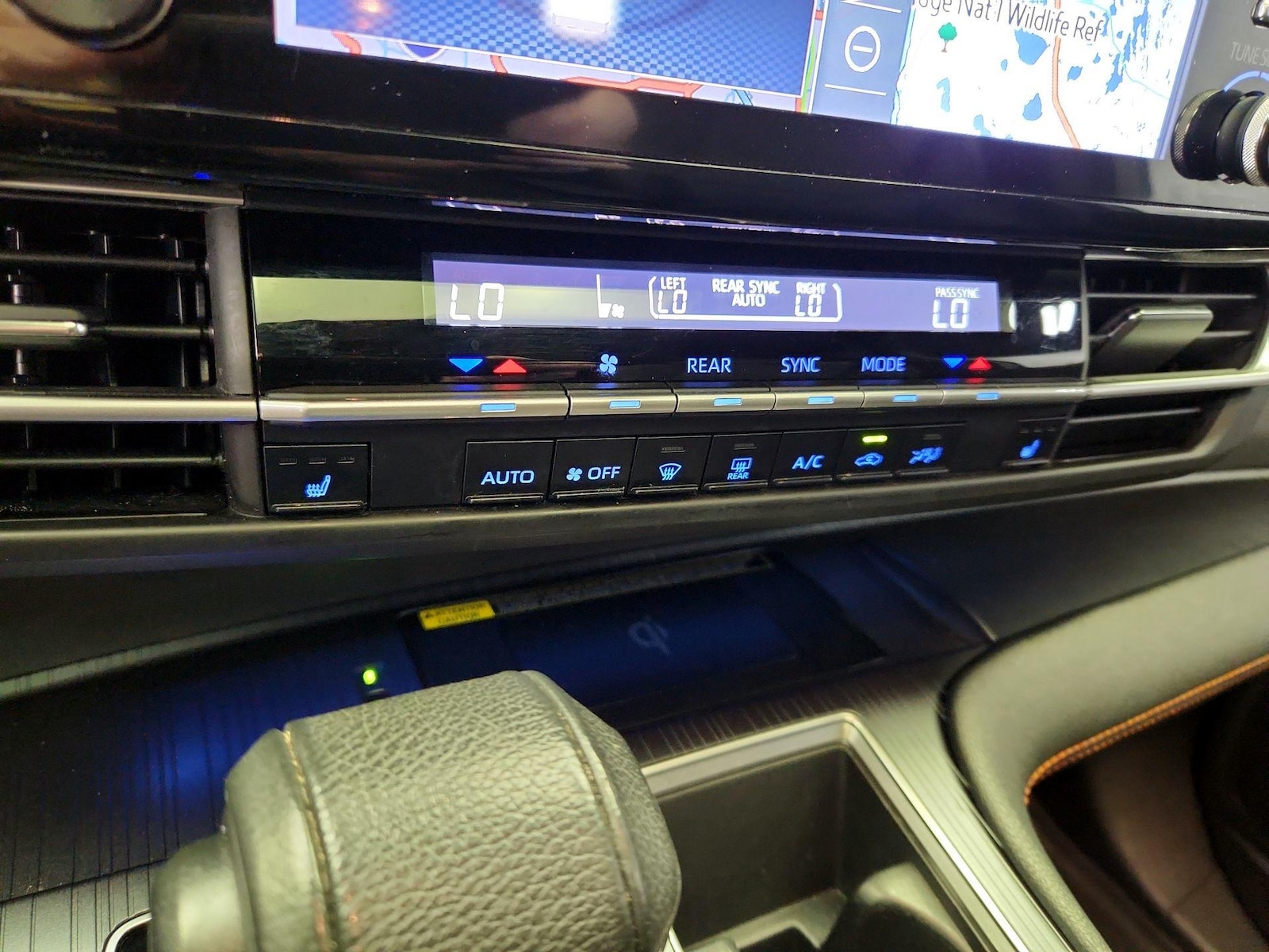 2023 Toyota Sienna XSE - Photo 18