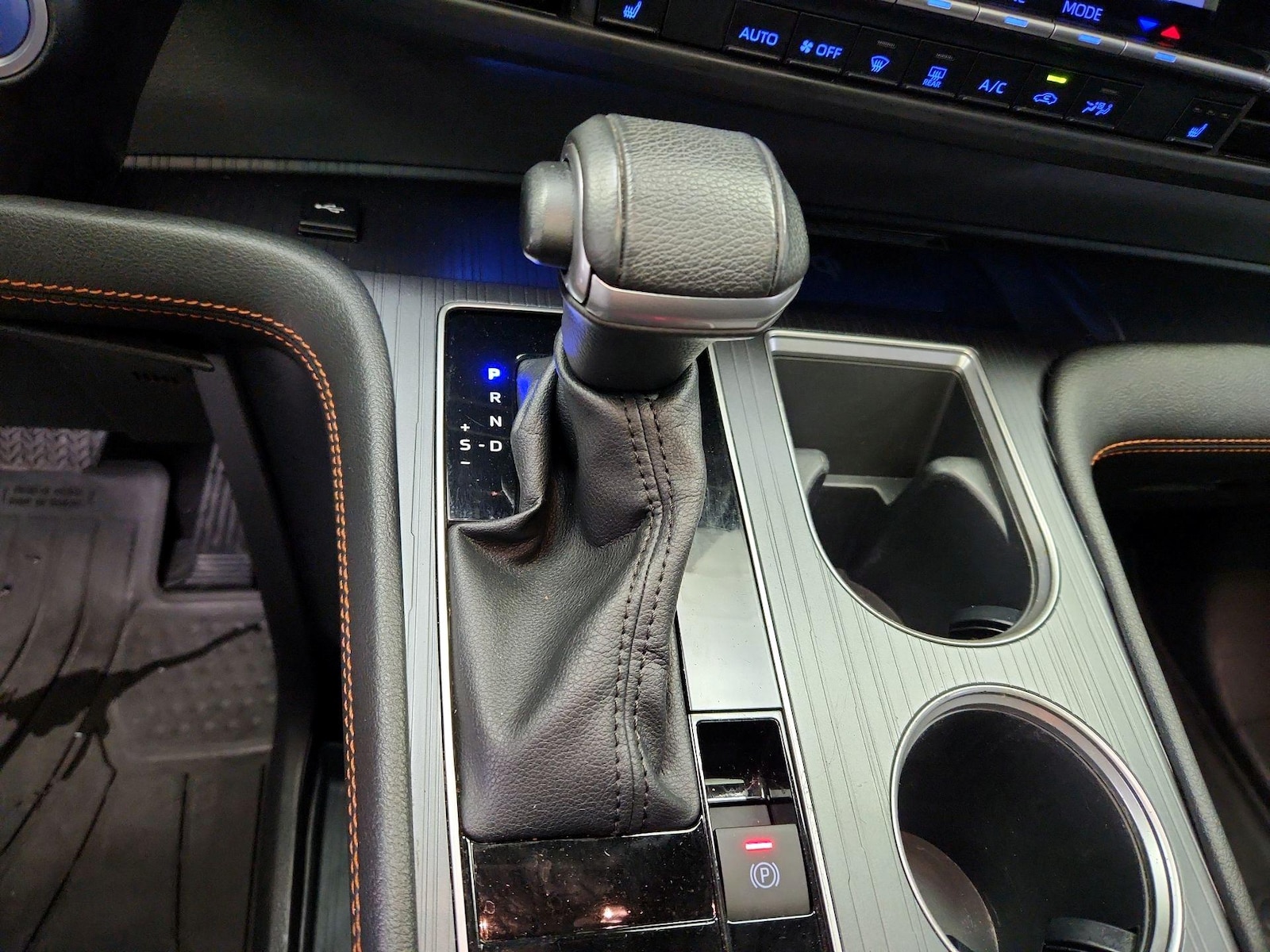2023 Toyota Sienna XSE - Photo 19