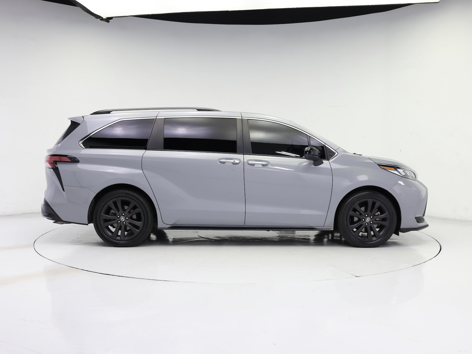 2023 Toyota Sienna XSE - Photo 8