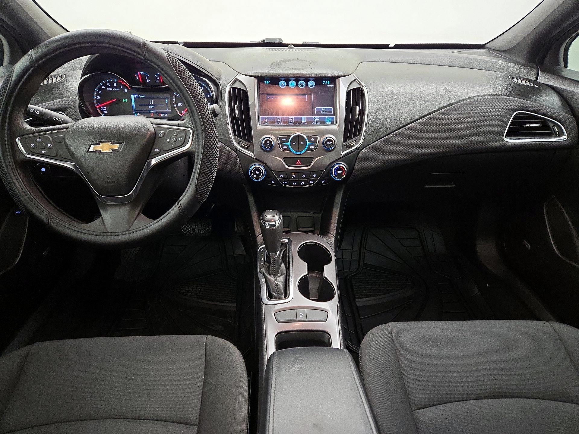 Thumbnail: 2018 Chevrolet Cruze - 9