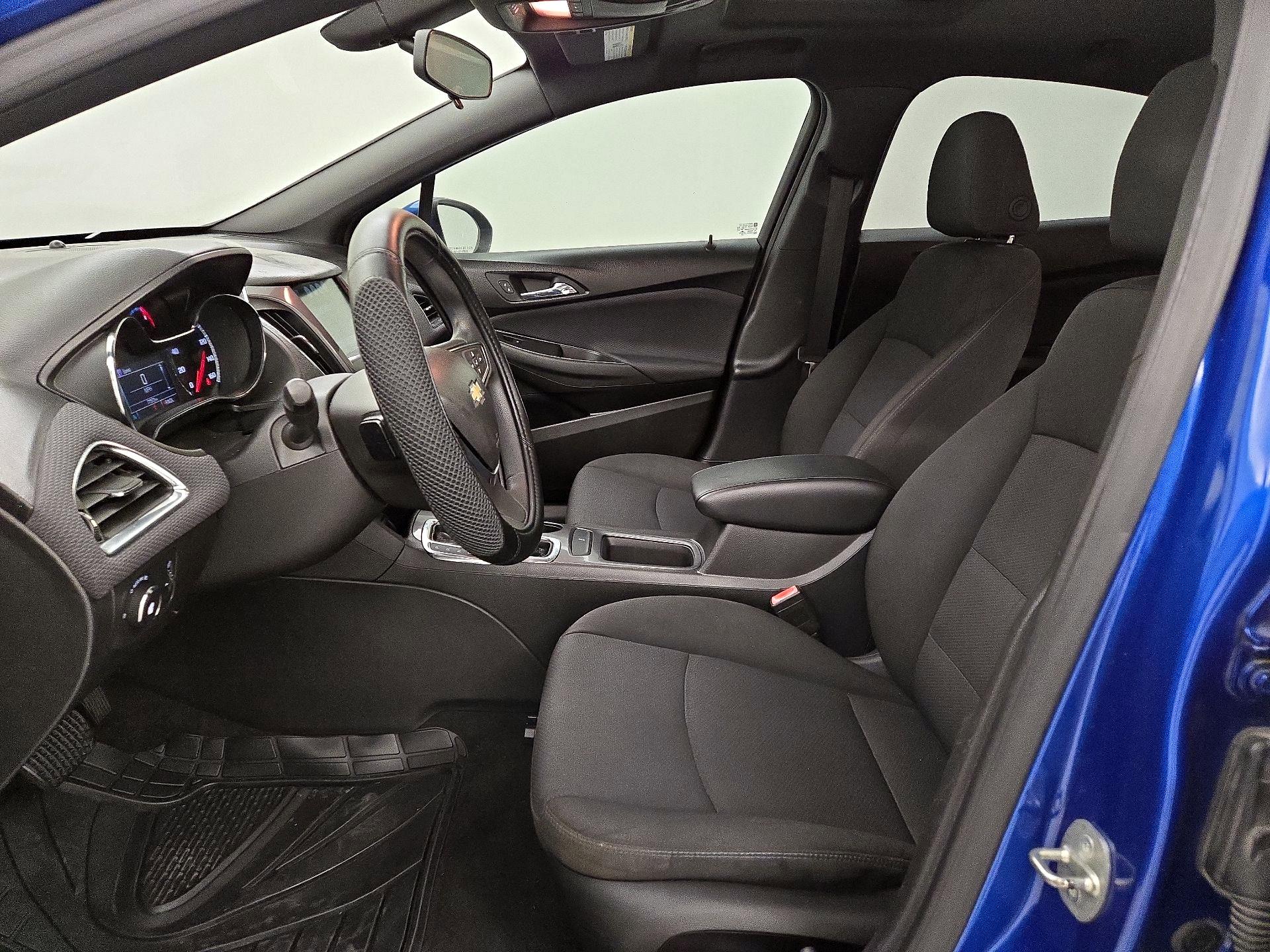Thumbnail: 2018 Chevrolet Cruze - 11