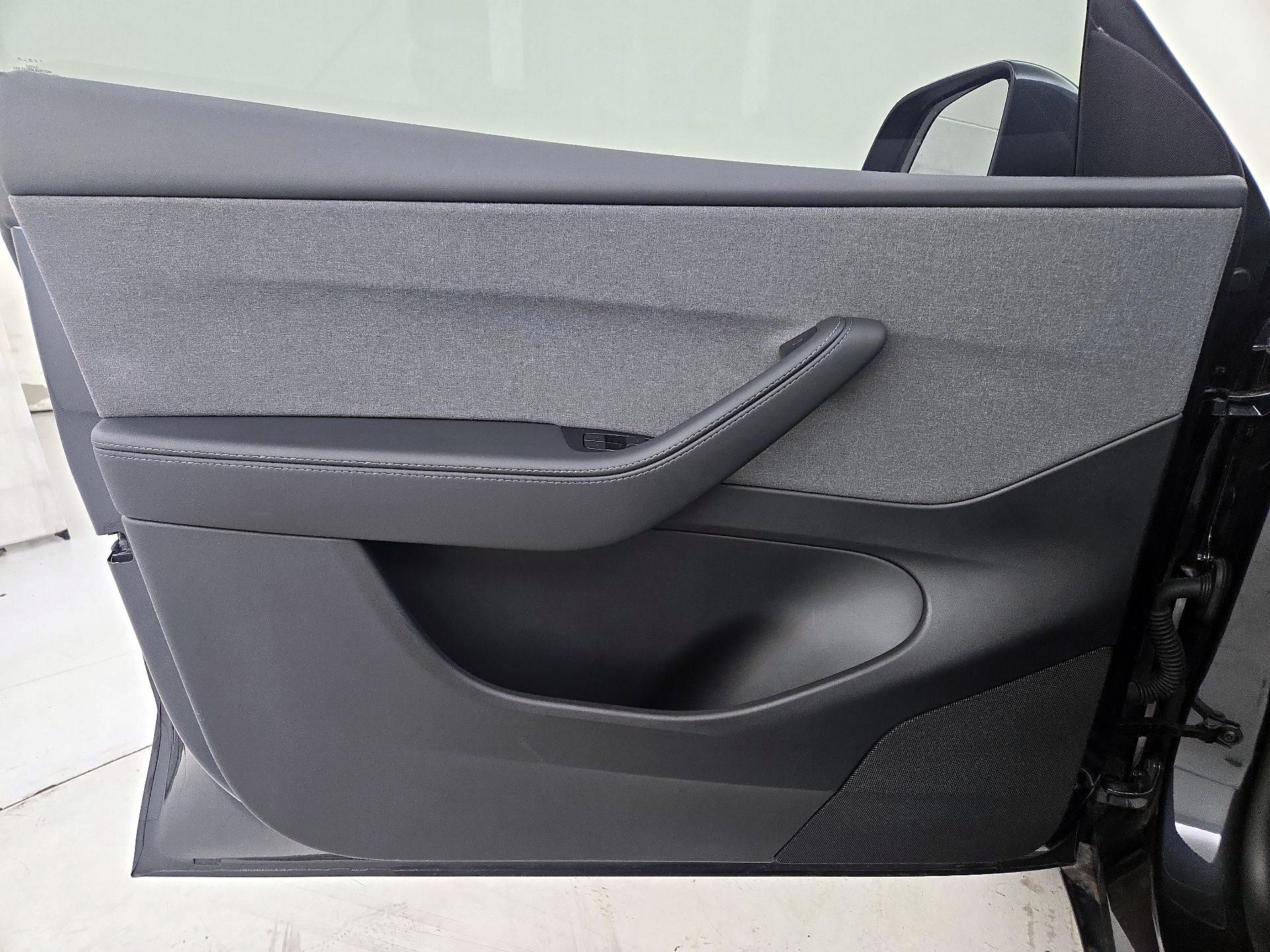 Thumbnail: 2026 Tesla Model Y - 12