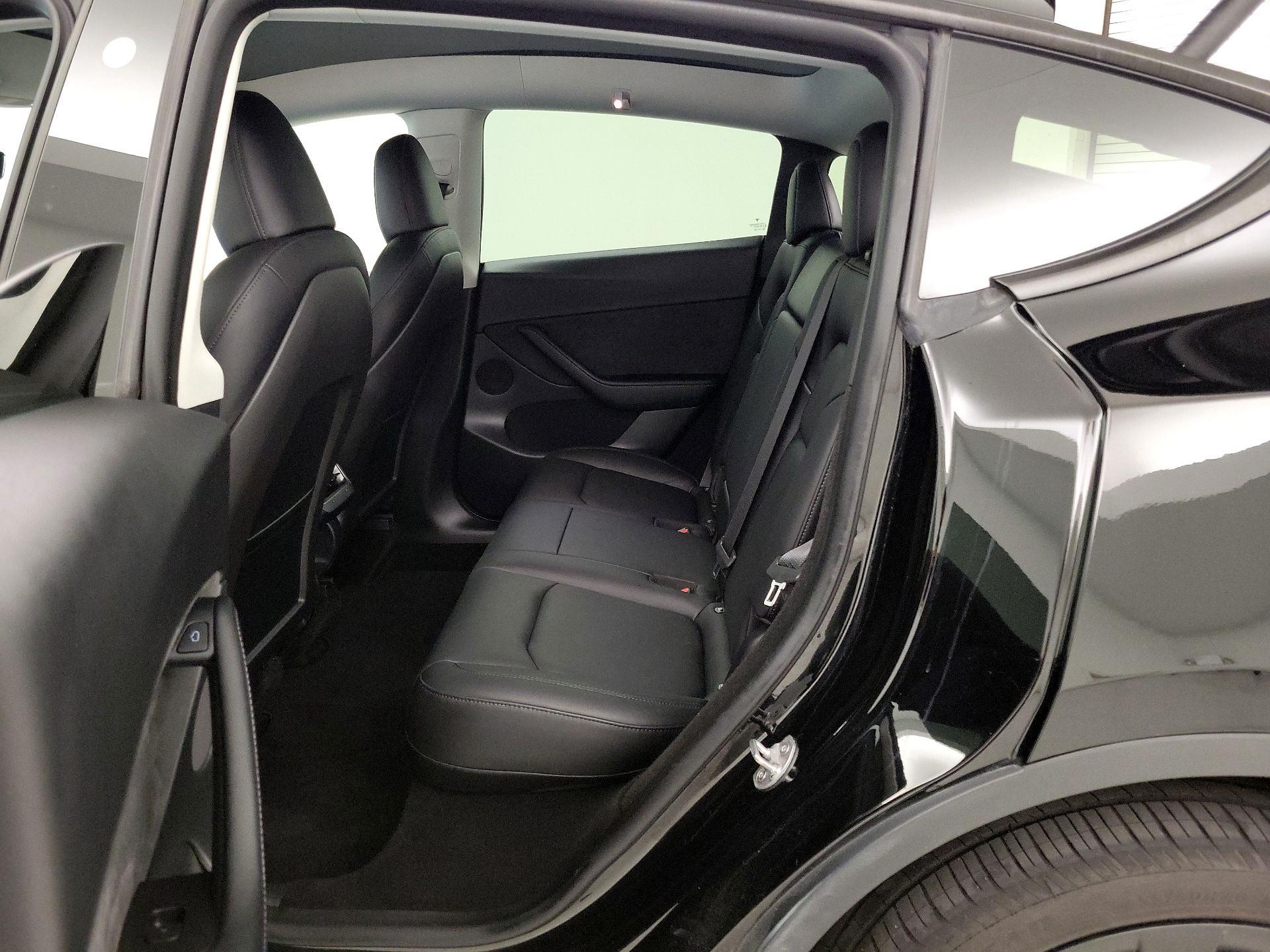 Thumbnail: 2022 Tesla Model Y - 18