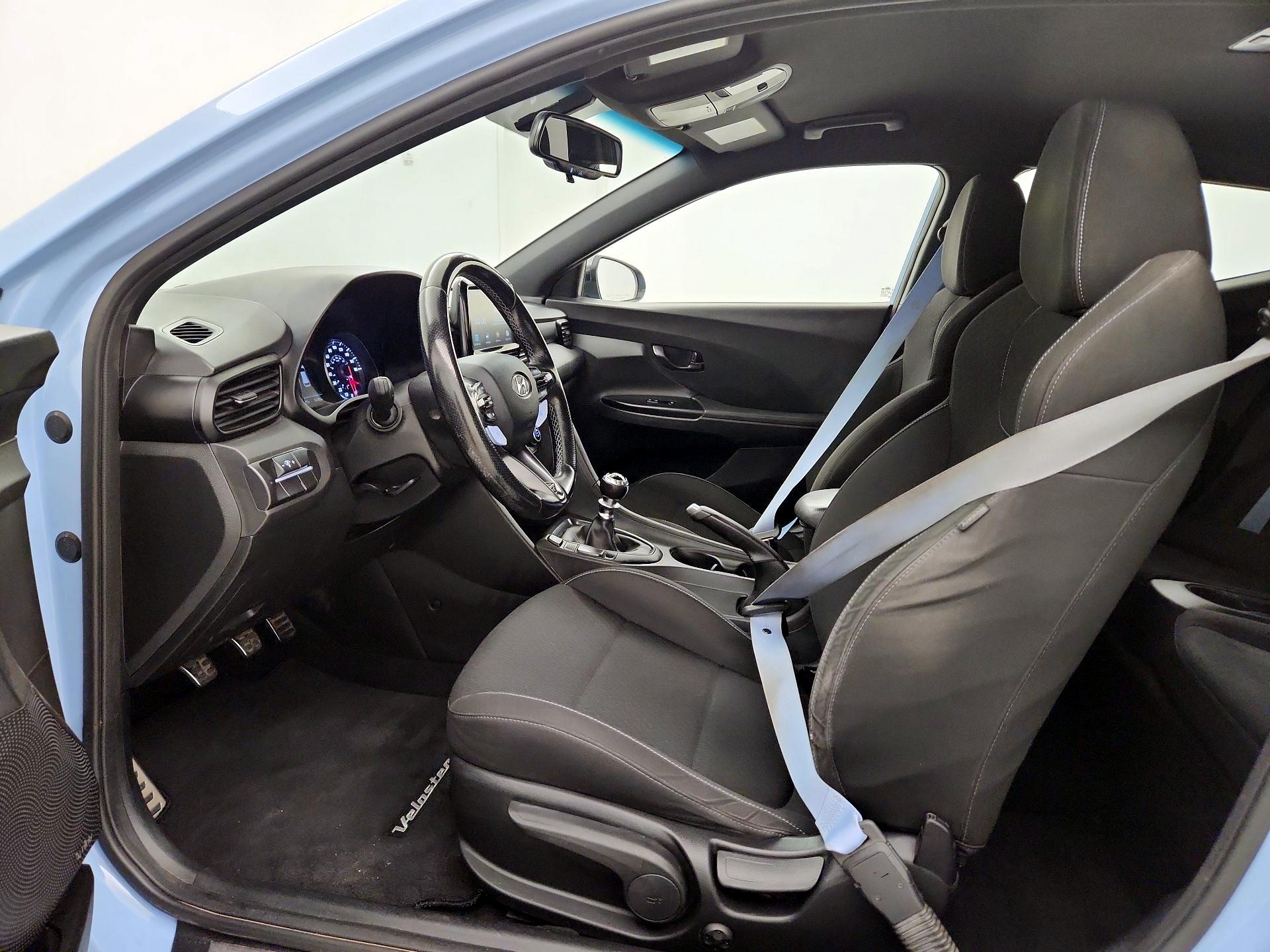 Thumbnail: 2019 Hyundai Veloster - 11
