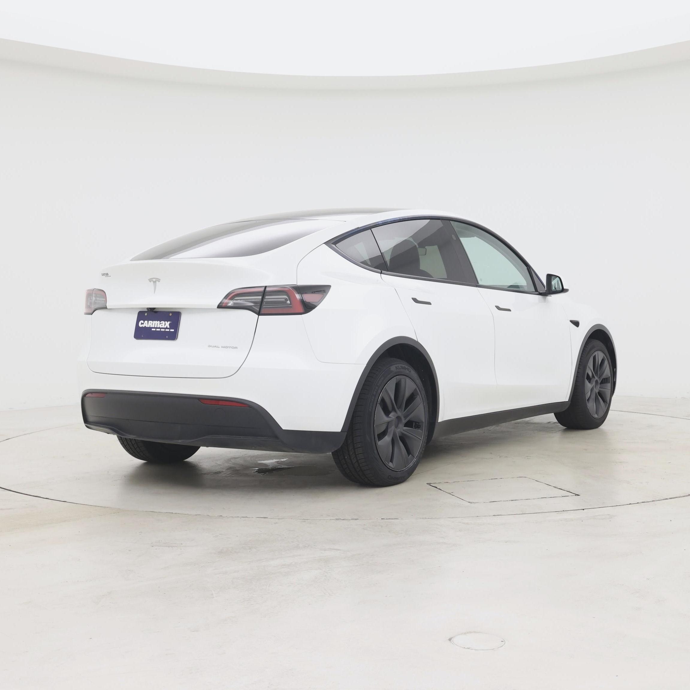 Thumbnail: 2025 Tesla Model Y - 8