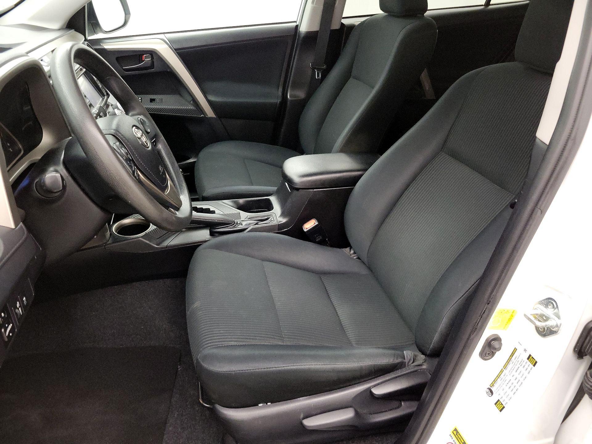 Thumbnail: 2014 Toyota RAV4 - 11