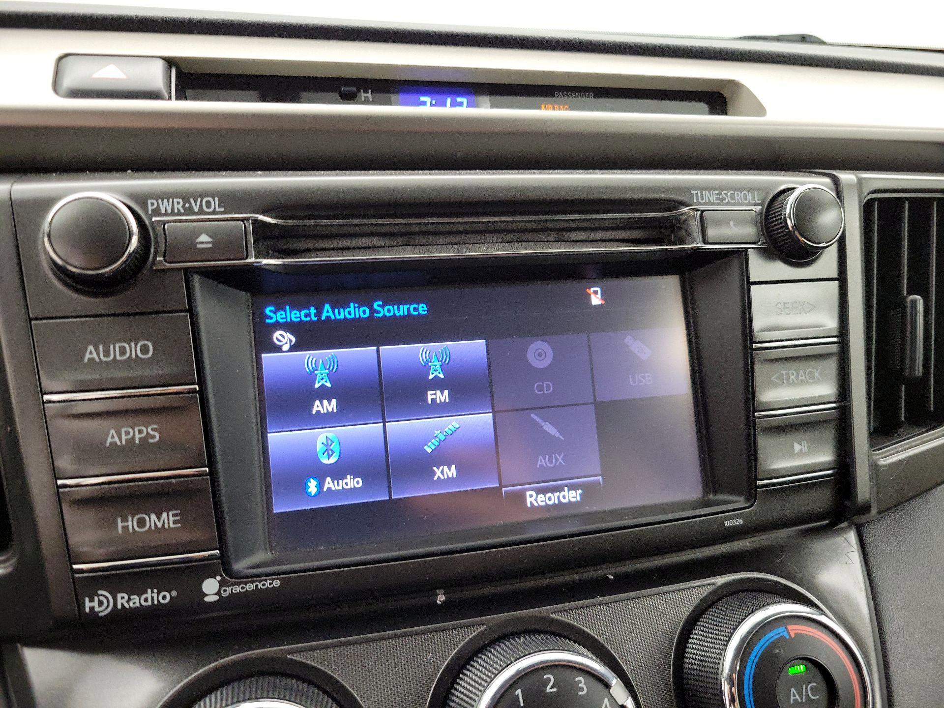 Thumbnail: 2014 Toyota RAV4 - 15