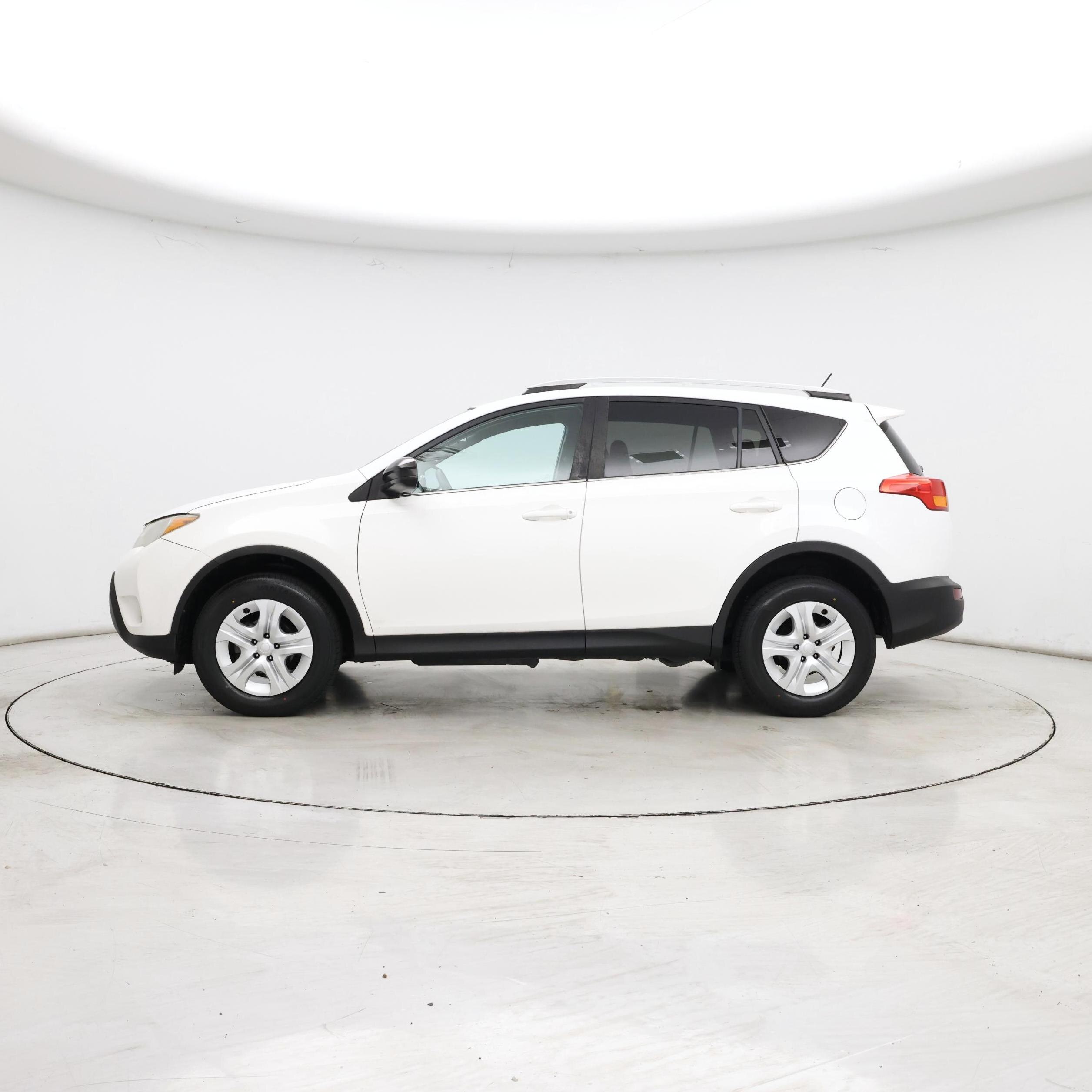 Thumbnail: 2014 Toyota RAV4 - 3