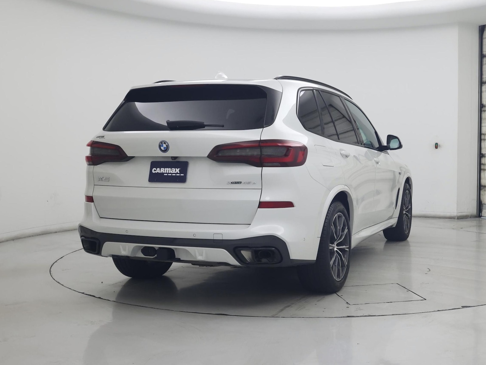 2023 BMW X5 45e - Photo 9