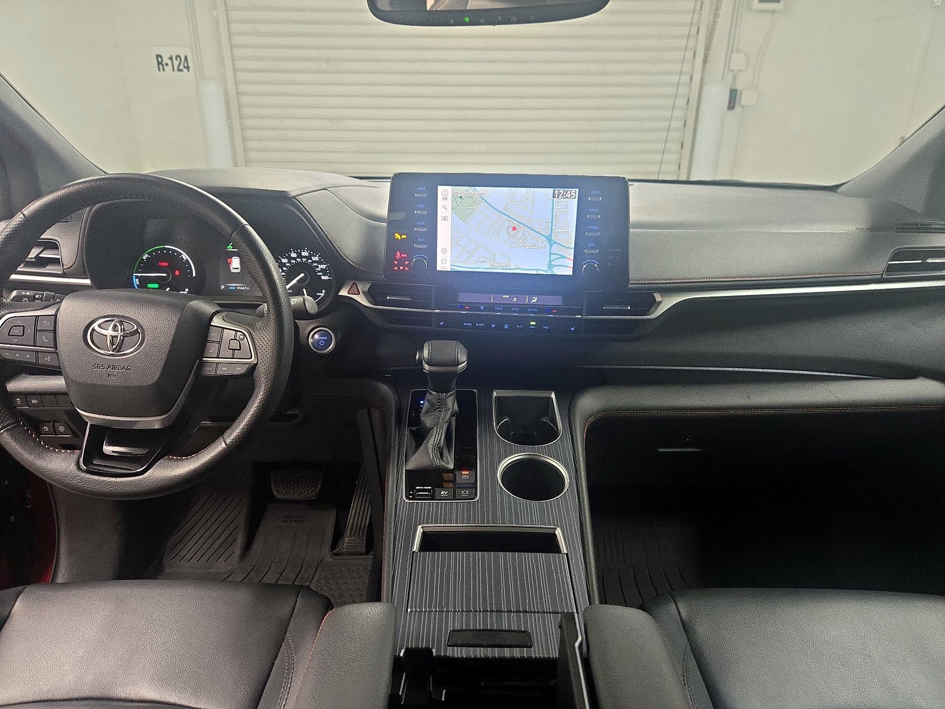 Thumbnail: 2021 Toyota Sienna - 9