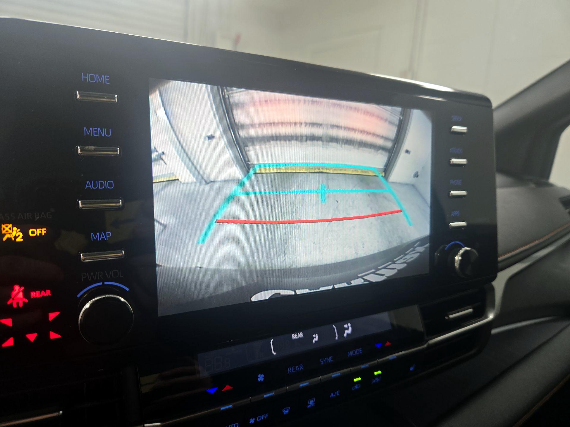 Thumbnail: 2021 Toyota Sienna - 15