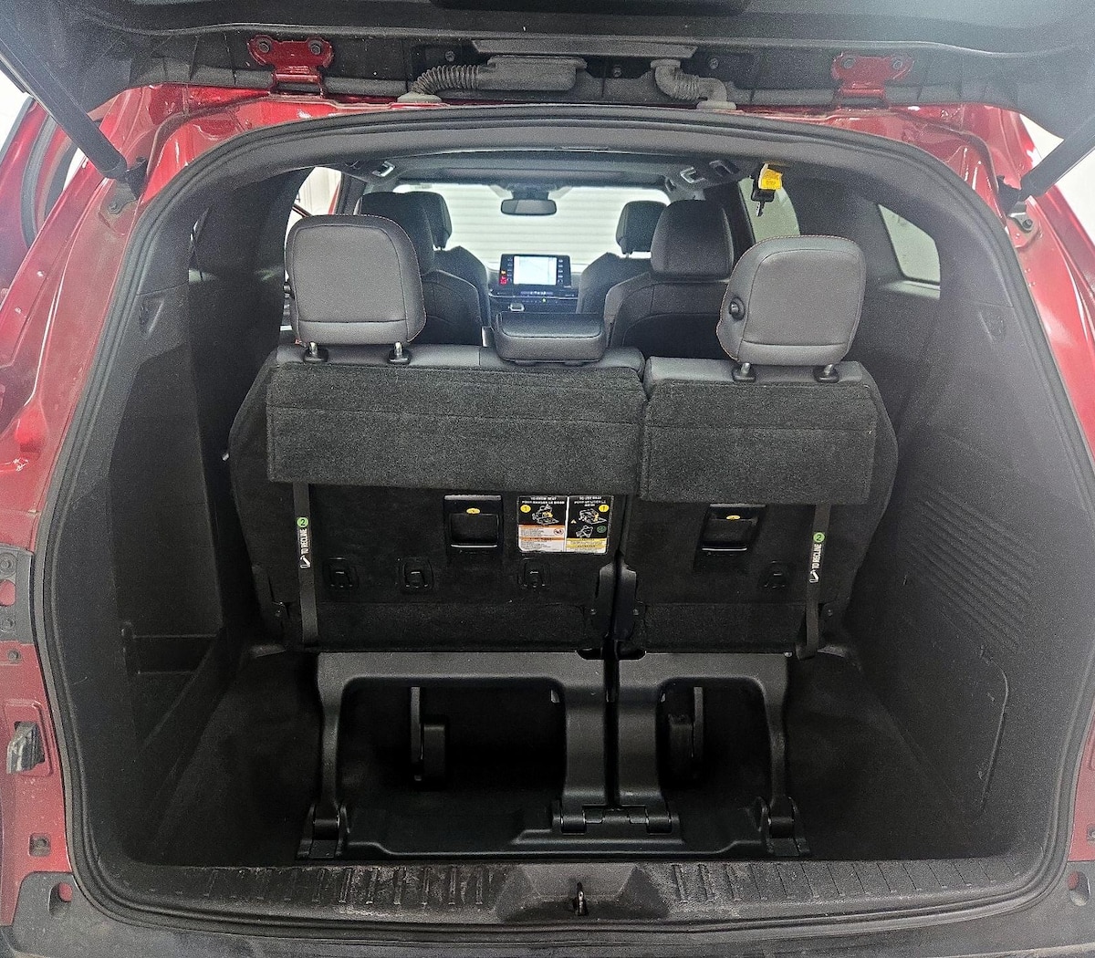 Trunk/Cargo (Seats Up)