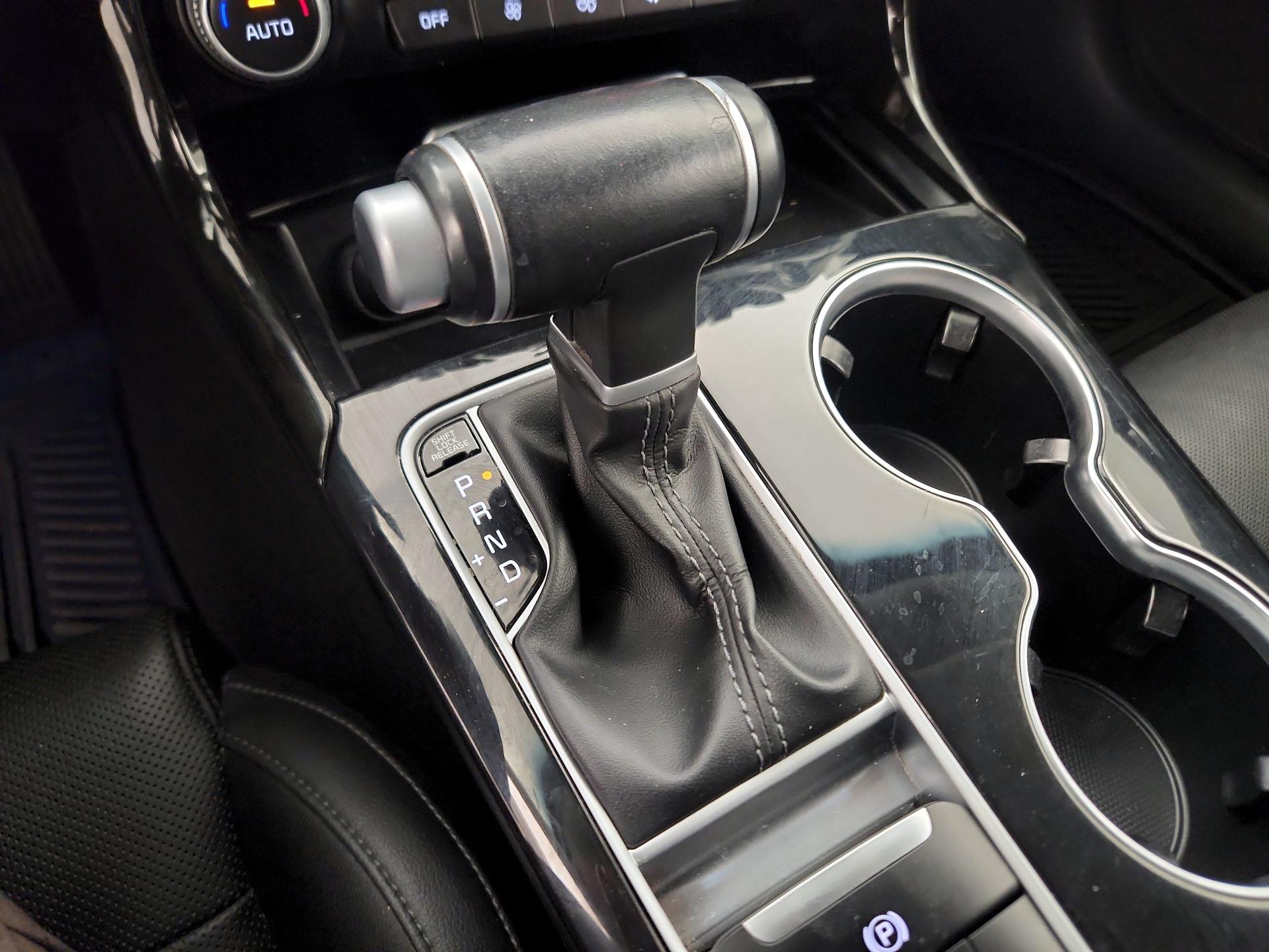 Thumbnail: 2019 Kia Stinger - 18