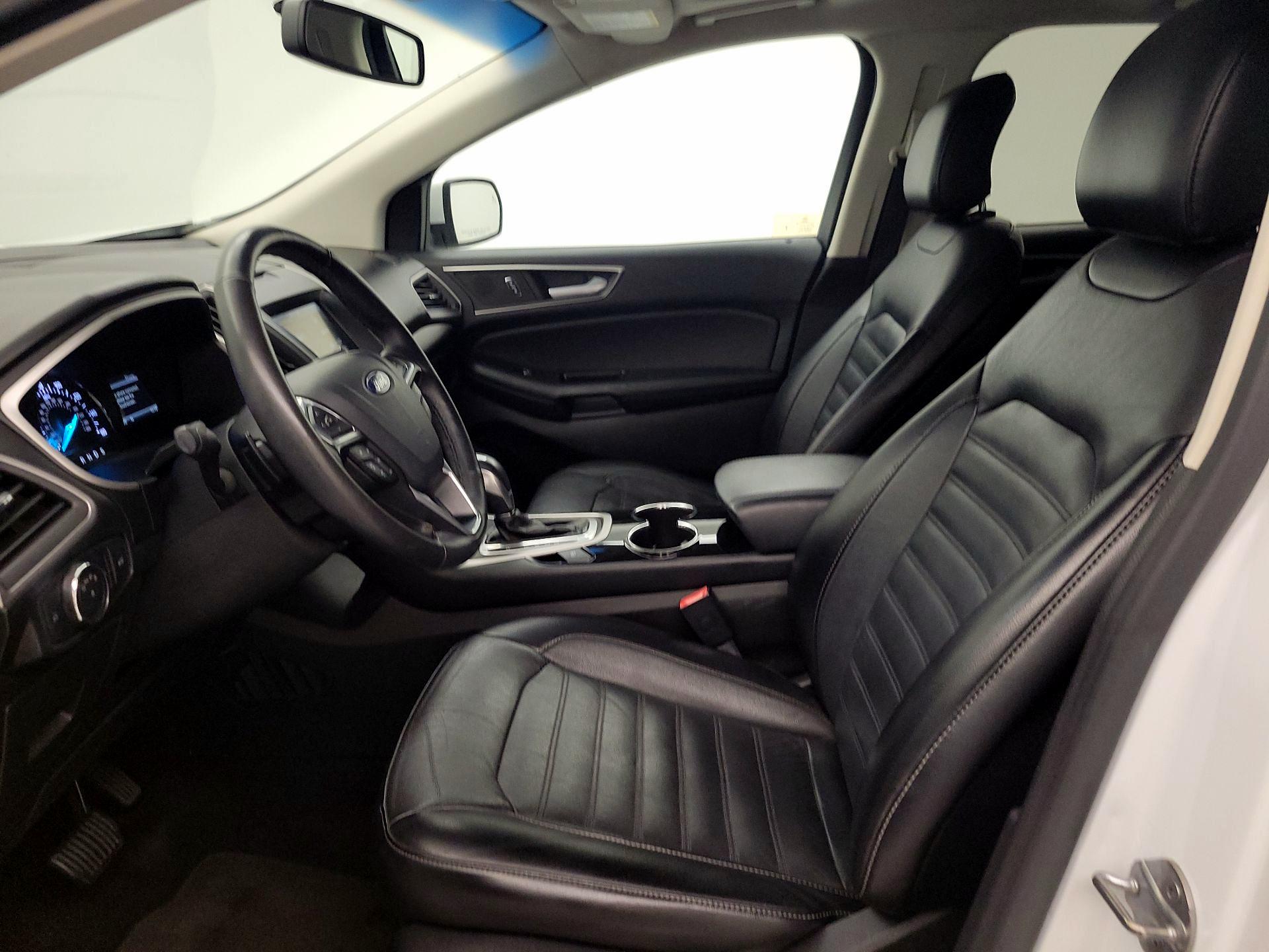 Thumbnail: 2015 Ford Edge - 11