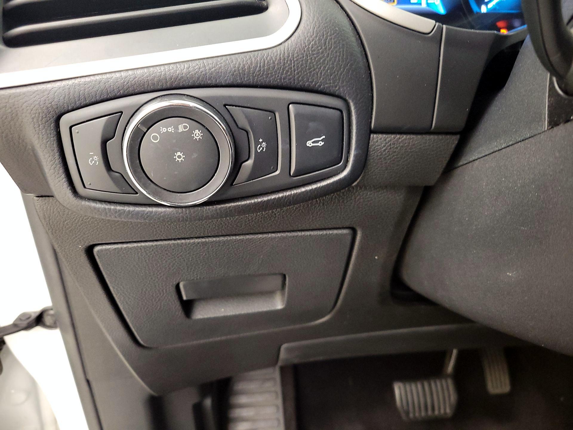 Thumbnail: 2015 Ford Edge - 13