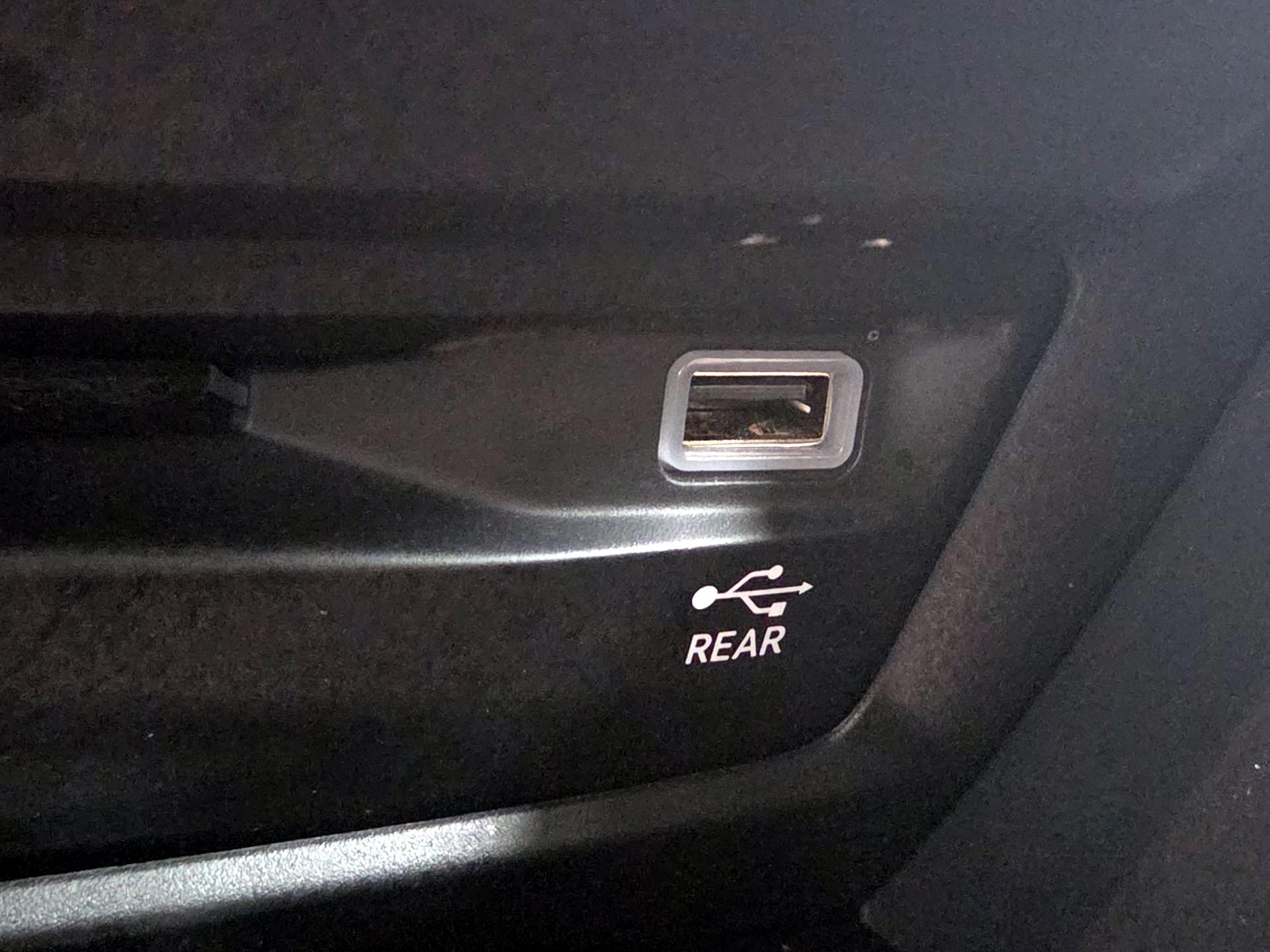 Thumbnail: 2021 Chrysler Pacifica - 19