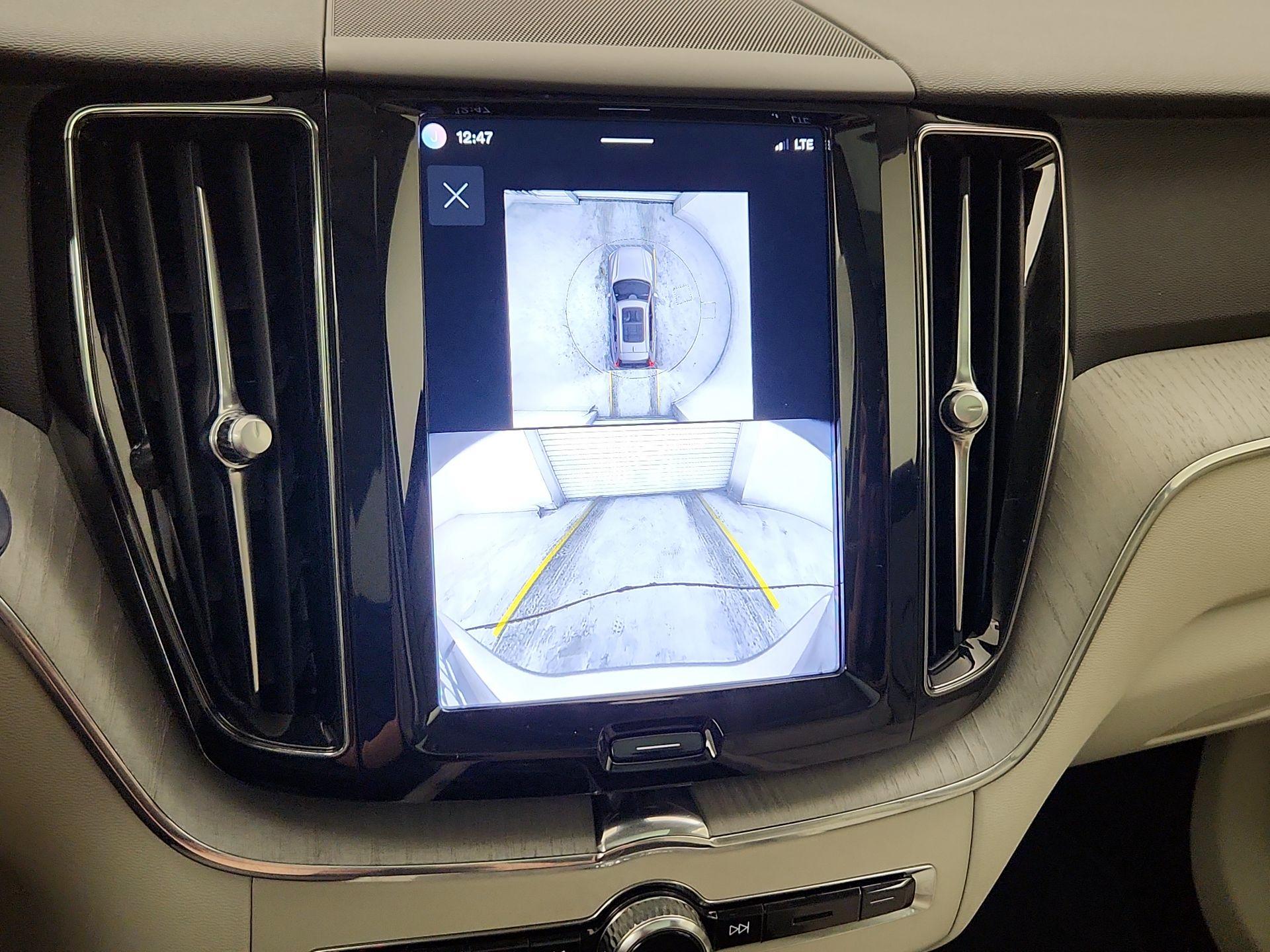 Thumbnail: 2024 Volvo XC60 - 14