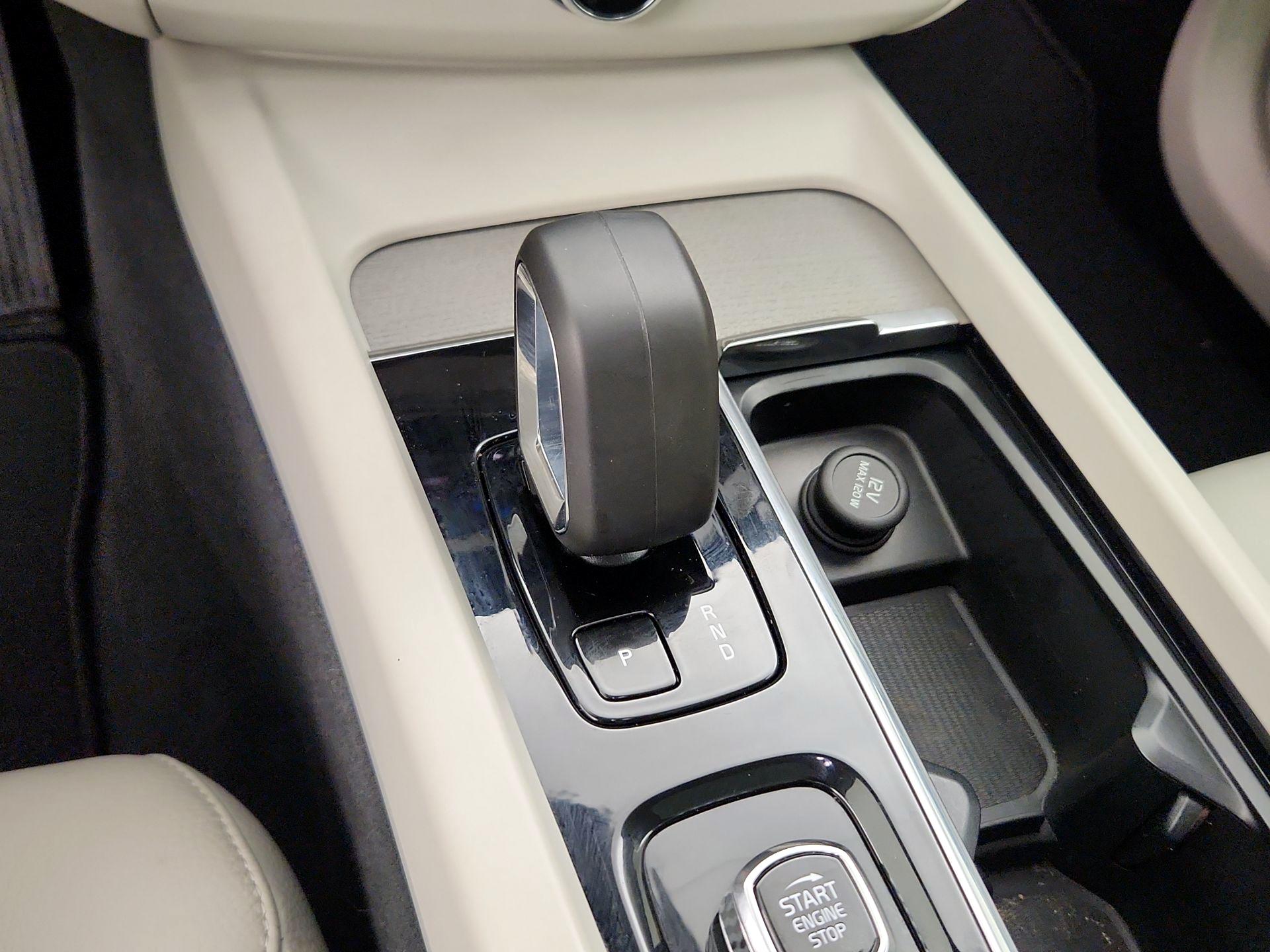 Thumbnail: 2024 Volvo XC60 - 17