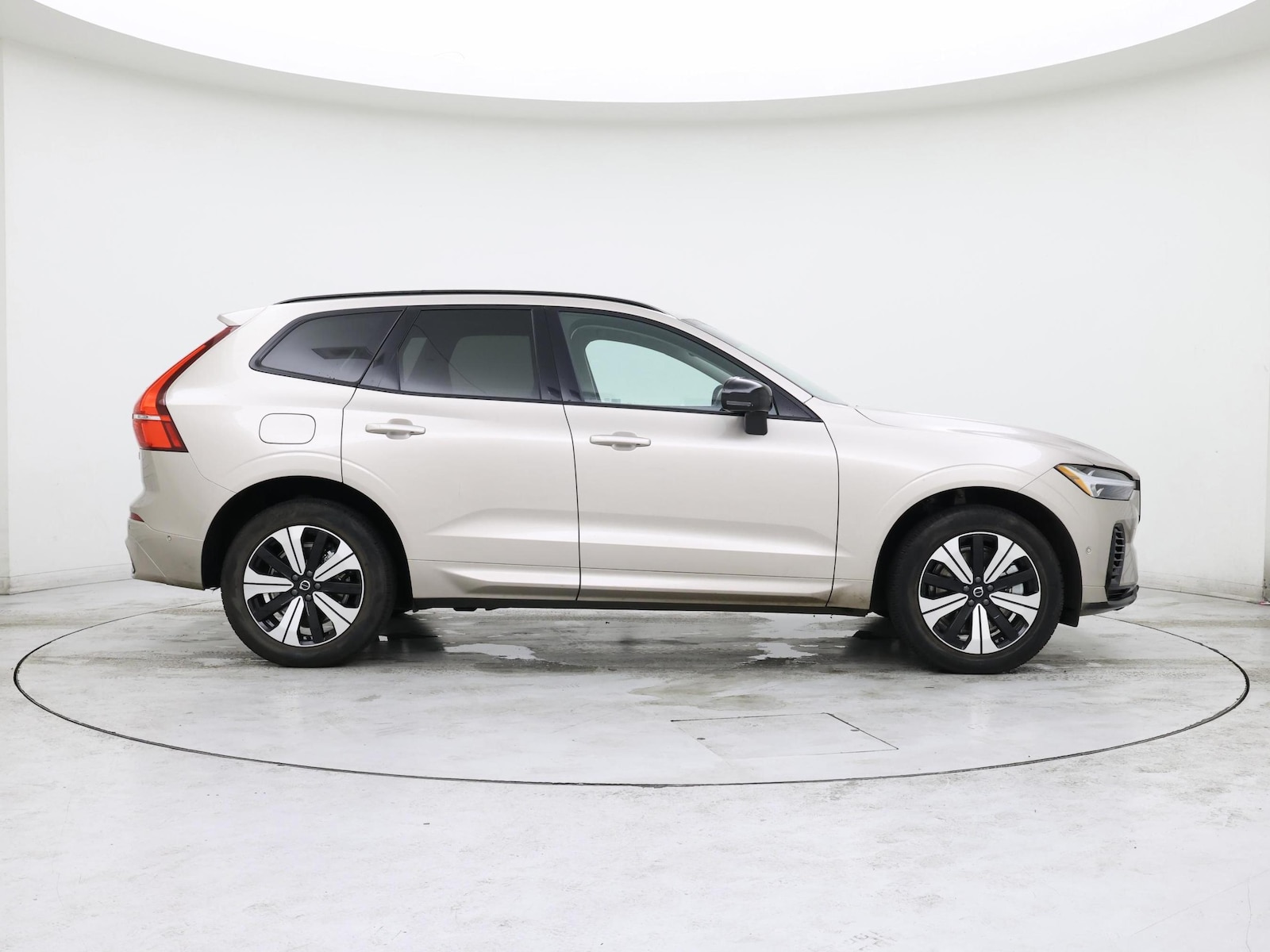 2024 Volvo XC60 Plus - Photo 8