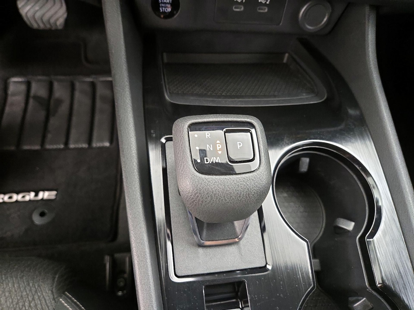 2024 Nissan Rogue SV - Photo 18