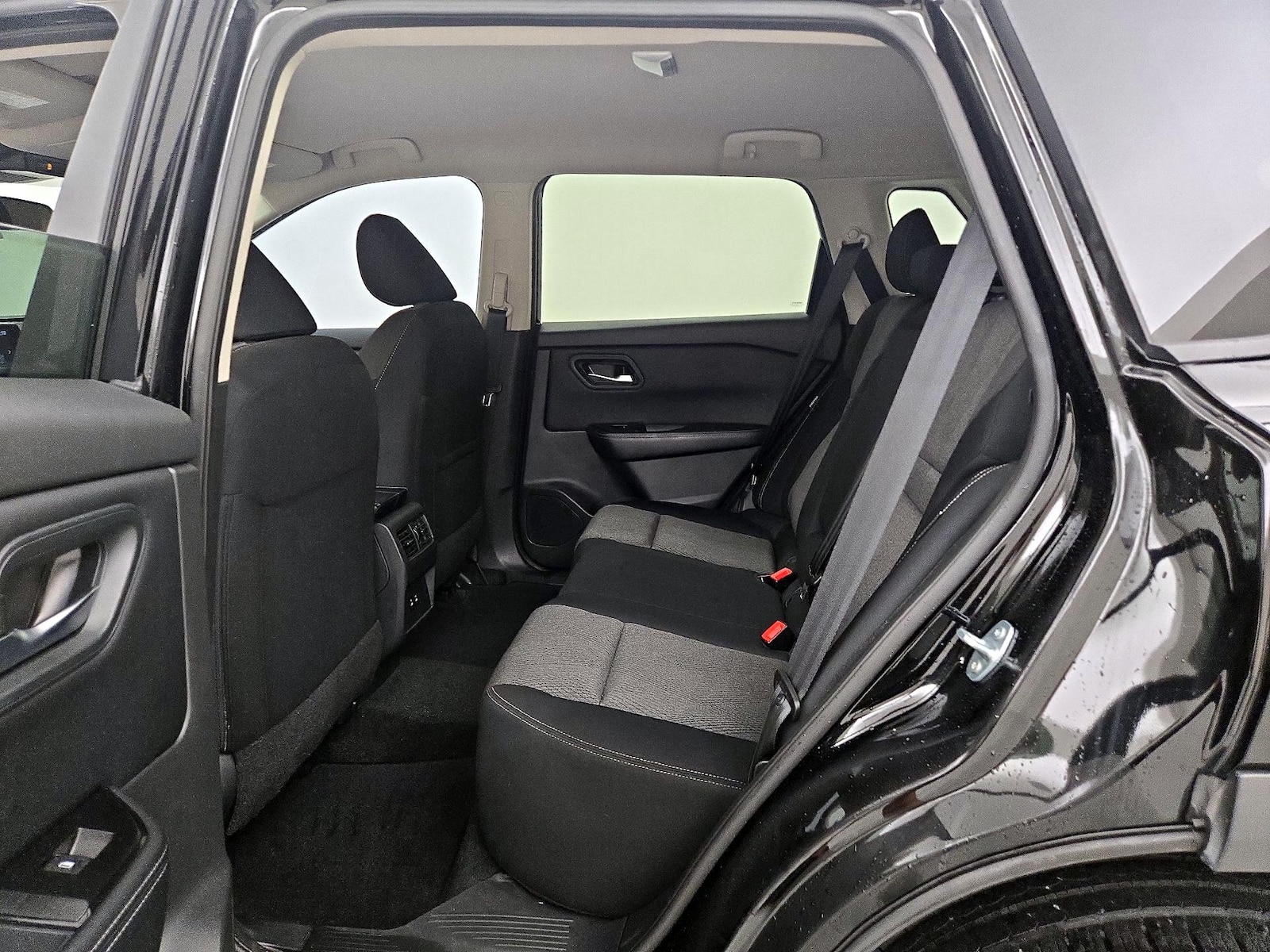 2024 Nissan Rogue SV - Photo 20