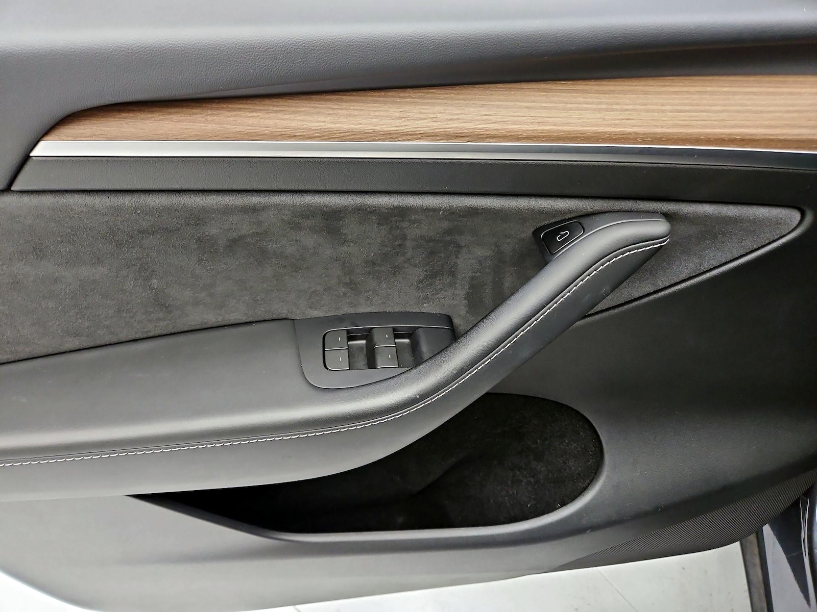 2023 Tesla Model Y Long Range - Photo 13