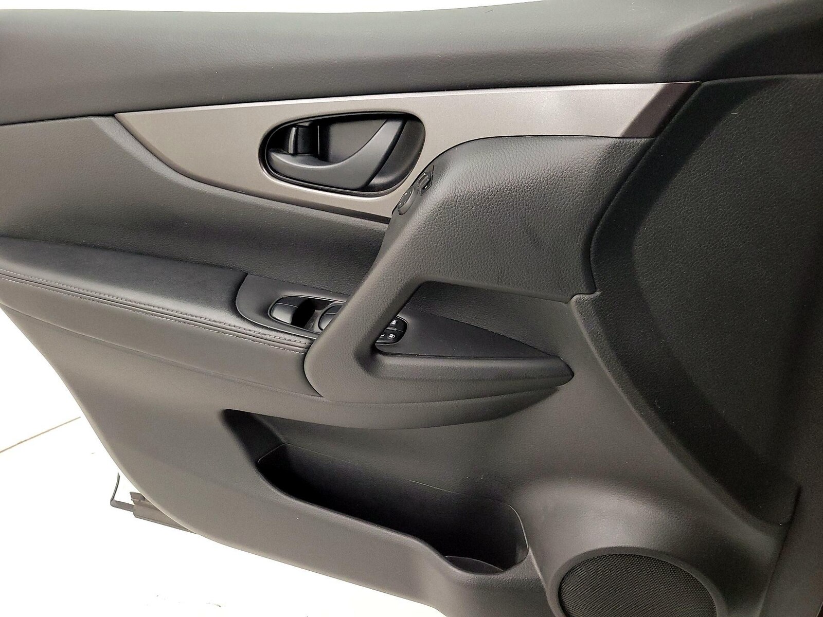 2020 Nissan Rogue Sport S - Photo 13