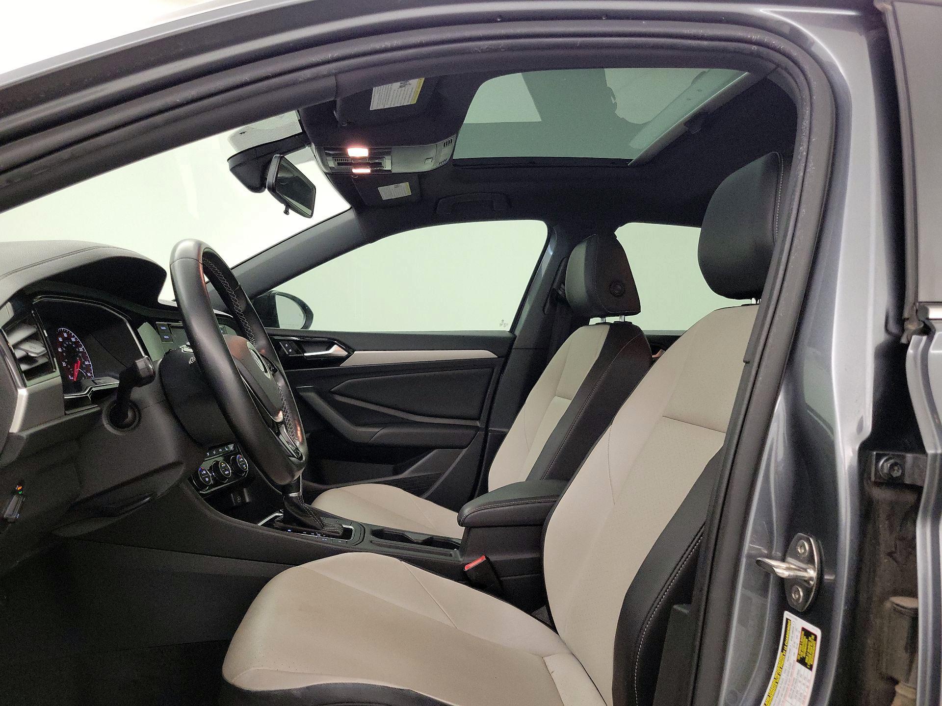 Thumbnail: 2019 Volkswagen Jetta - 18