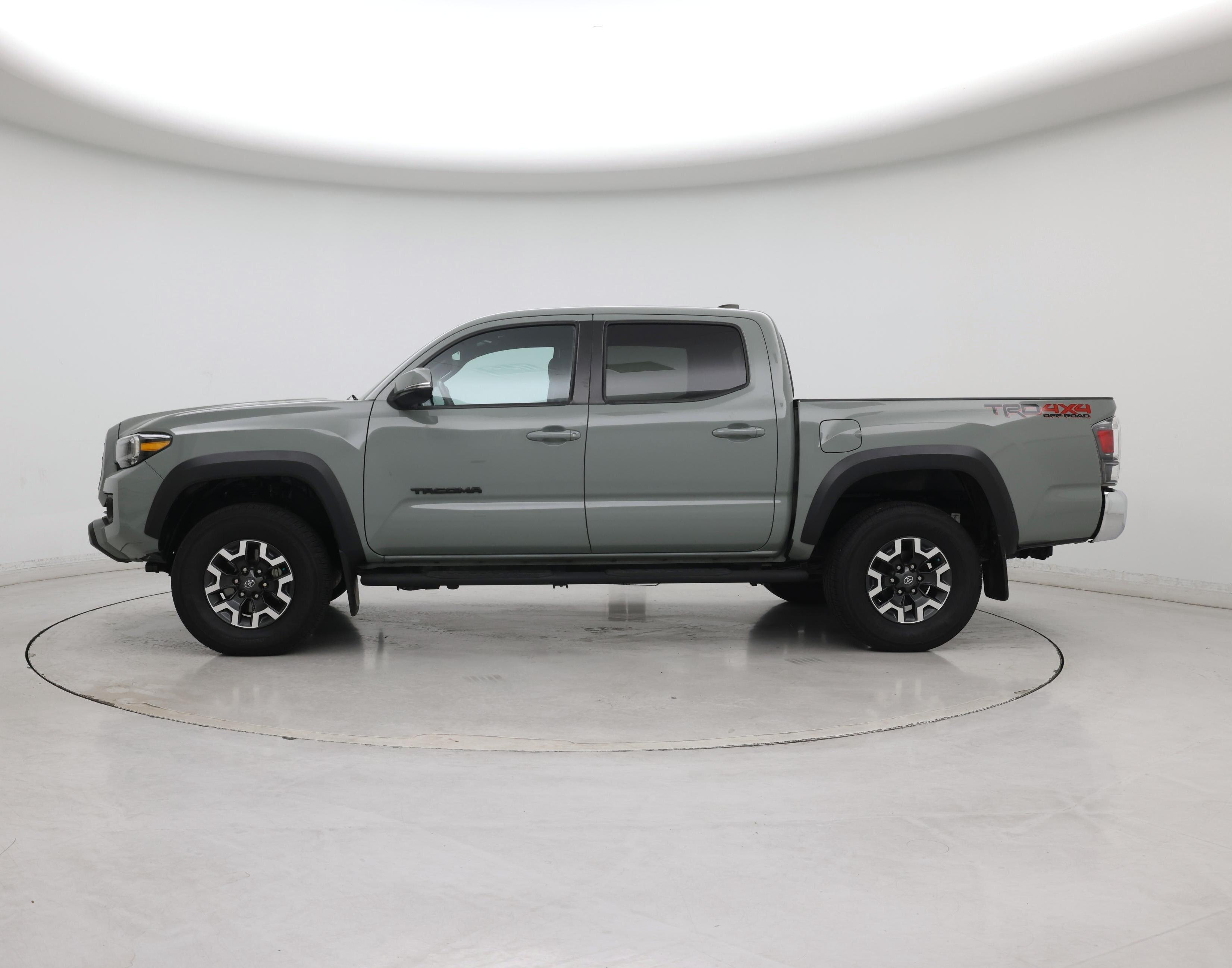 Thumbnail: 2022 Toyota Tacoma - 3