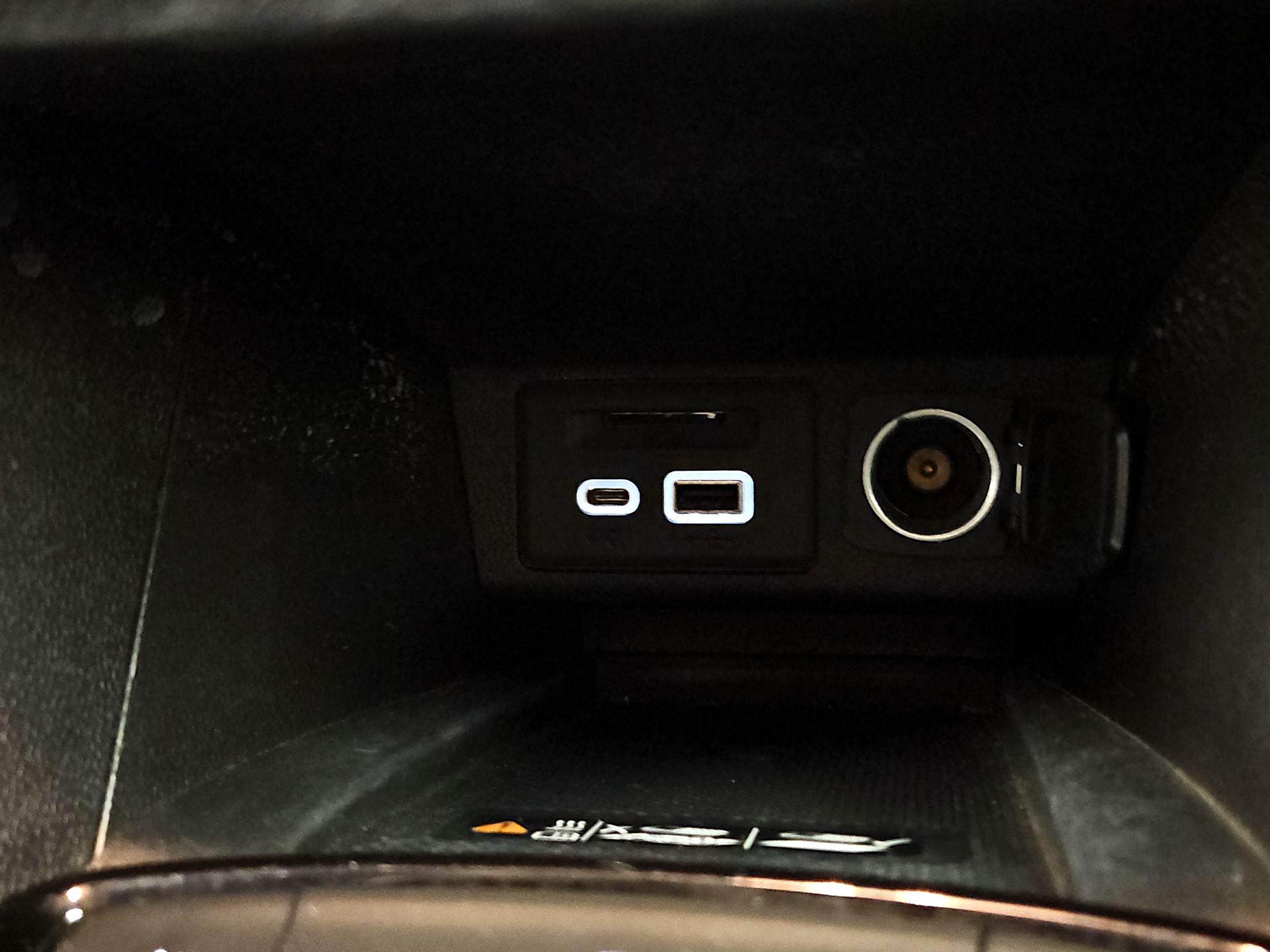 Thumbnail: 2022 Chevrolet Bolt EV - 18