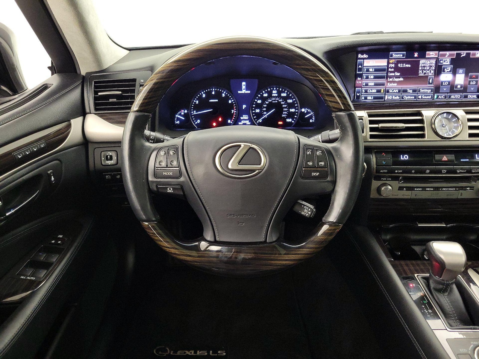 2015 Lexus LS L - Photo 11