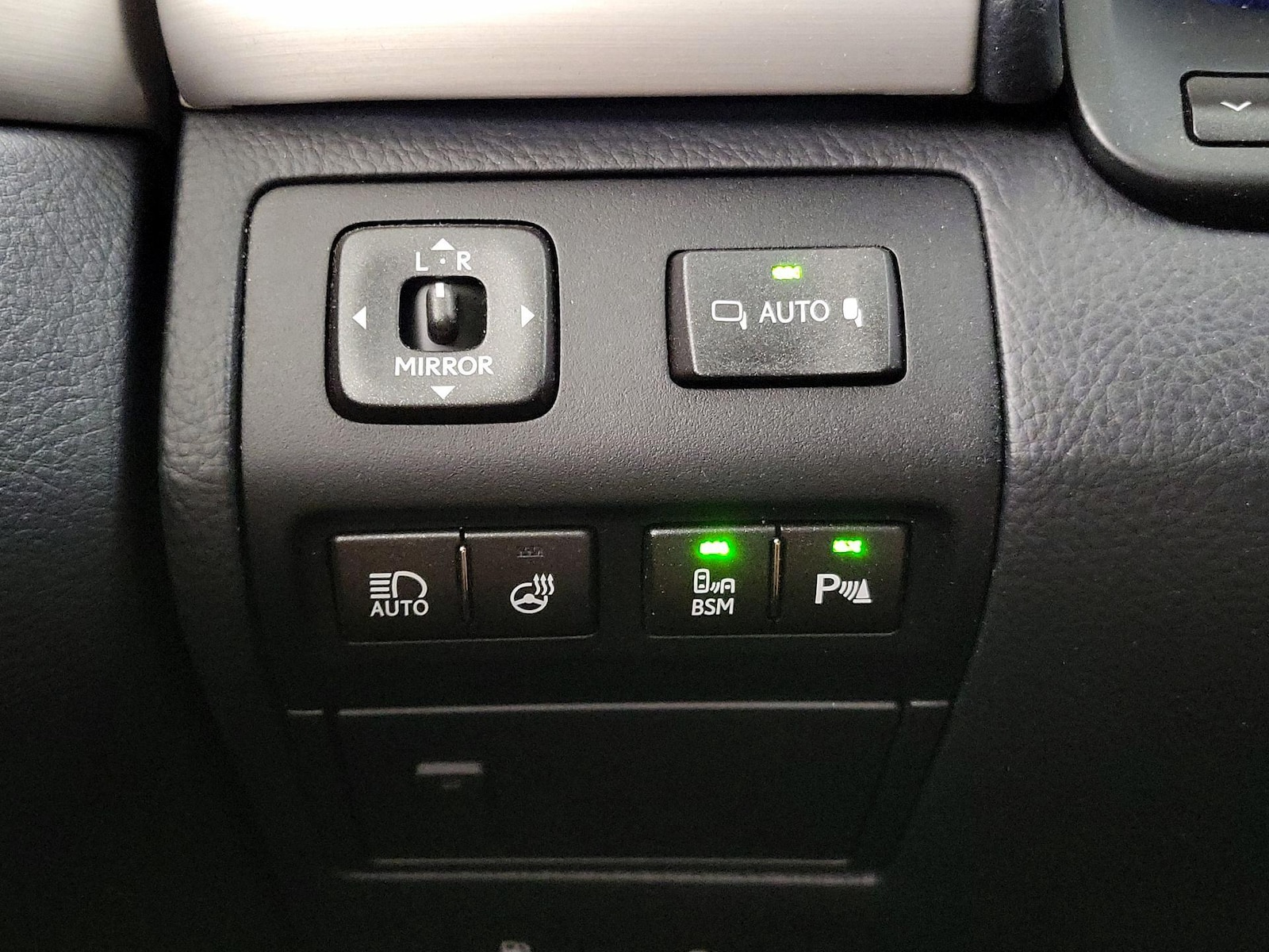 2015 Lexus LS L - Photo 14