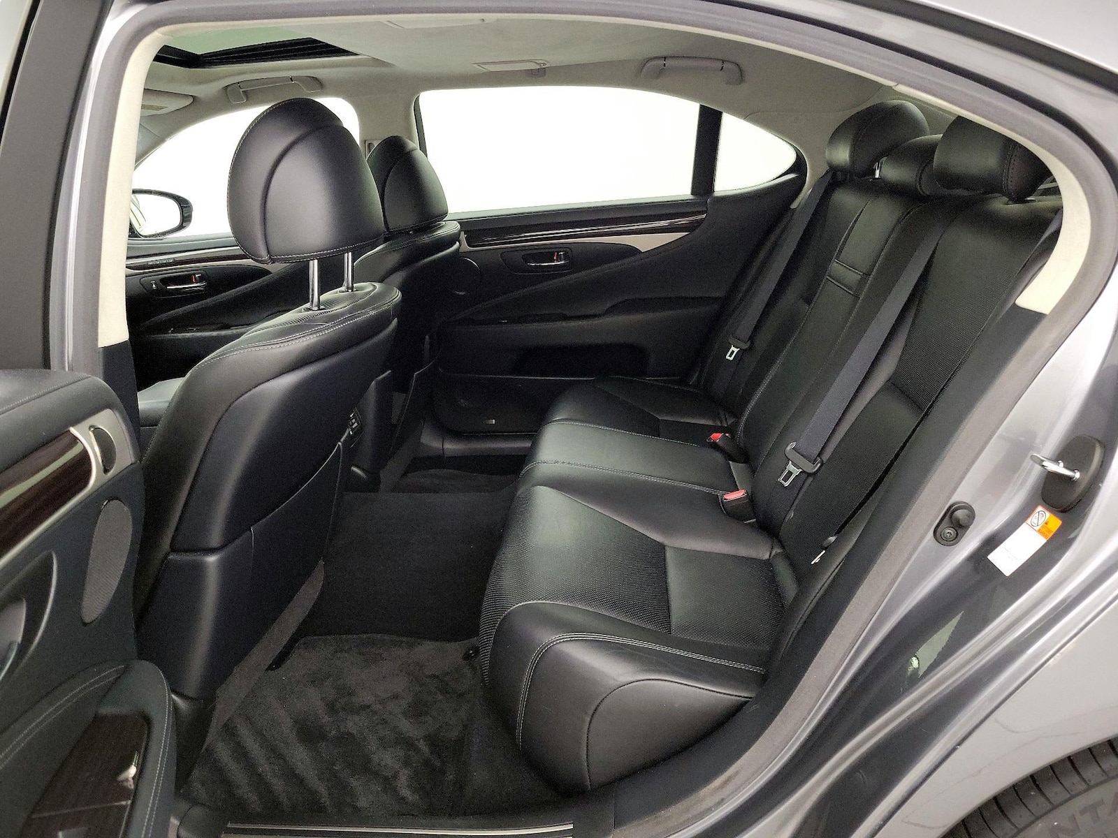 2015 Lexus LS L - Photo 21