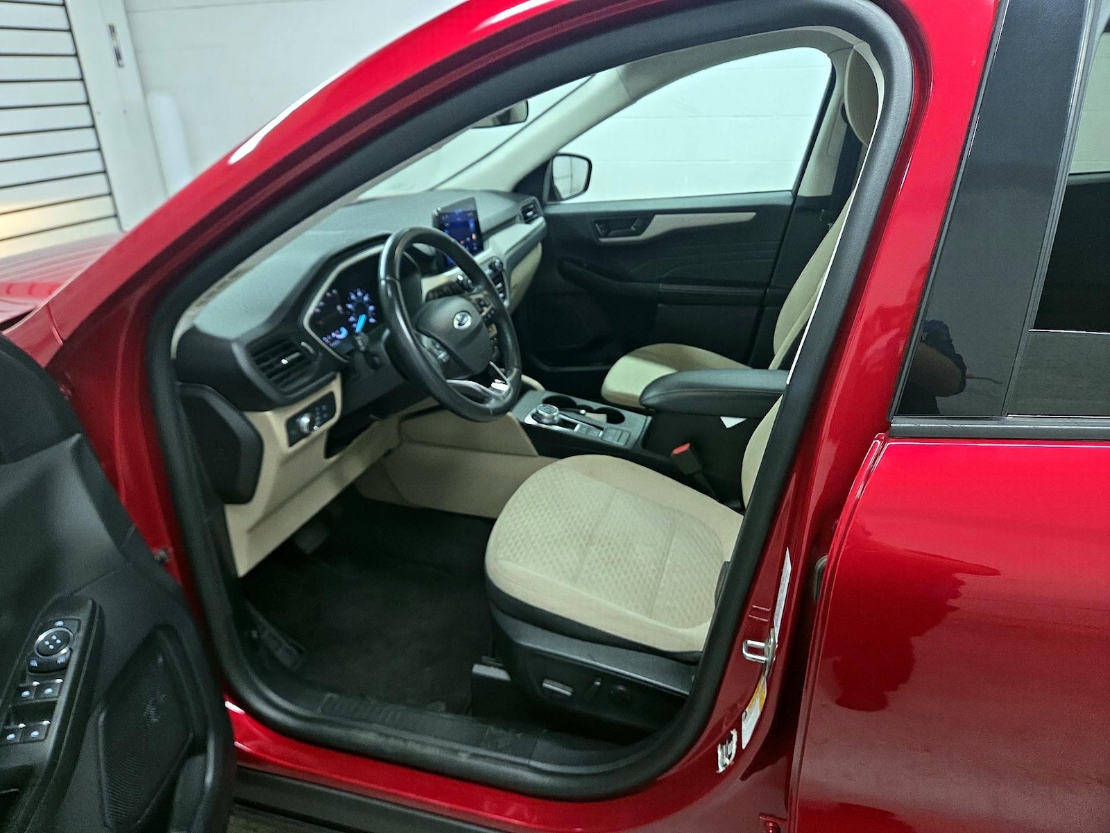 Power Seat(s) & Side Airbags