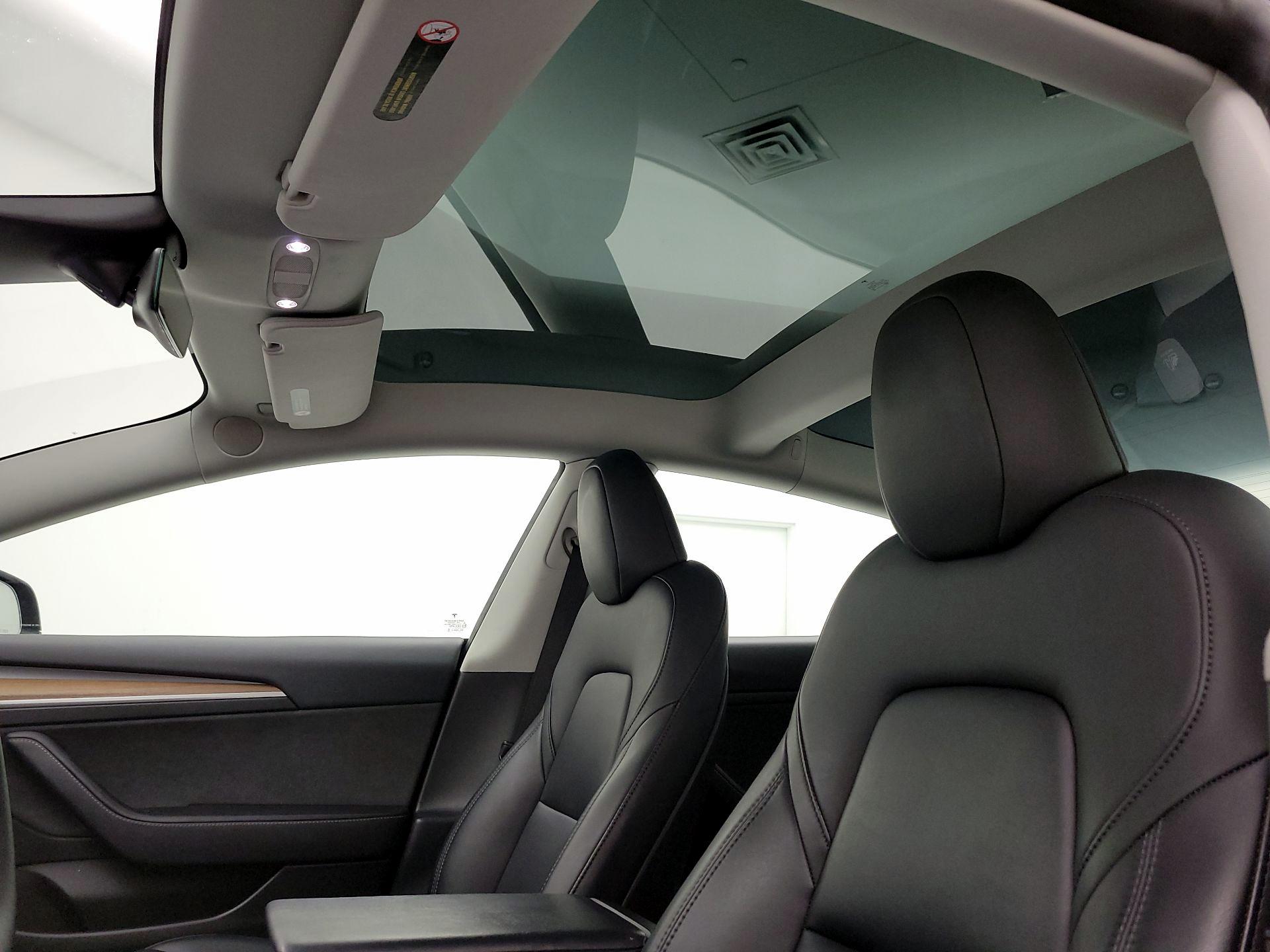 Thumbnail: 2023 Tesla Model 3 - 19