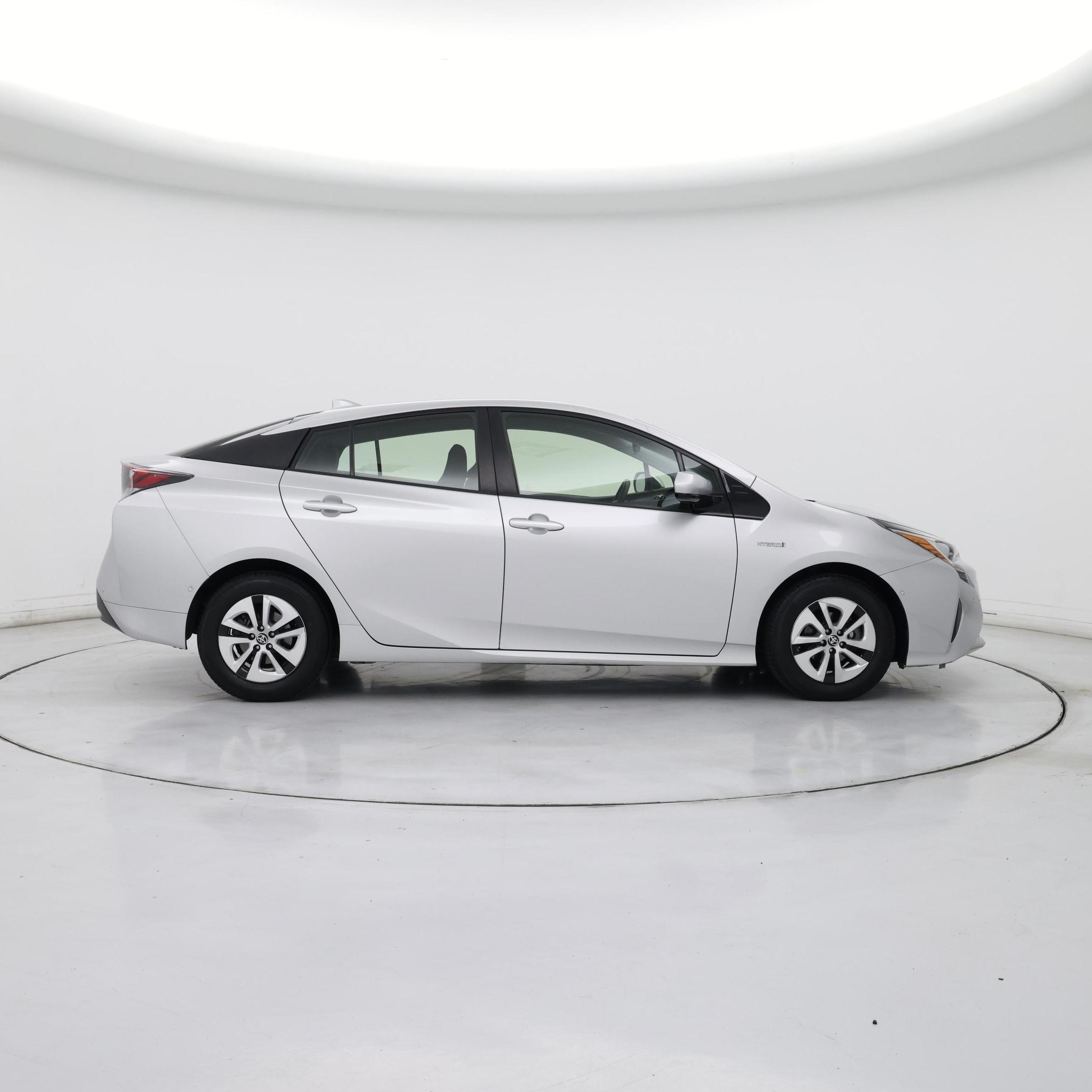 Thumbnail: 2018 Toyota Prius - 7