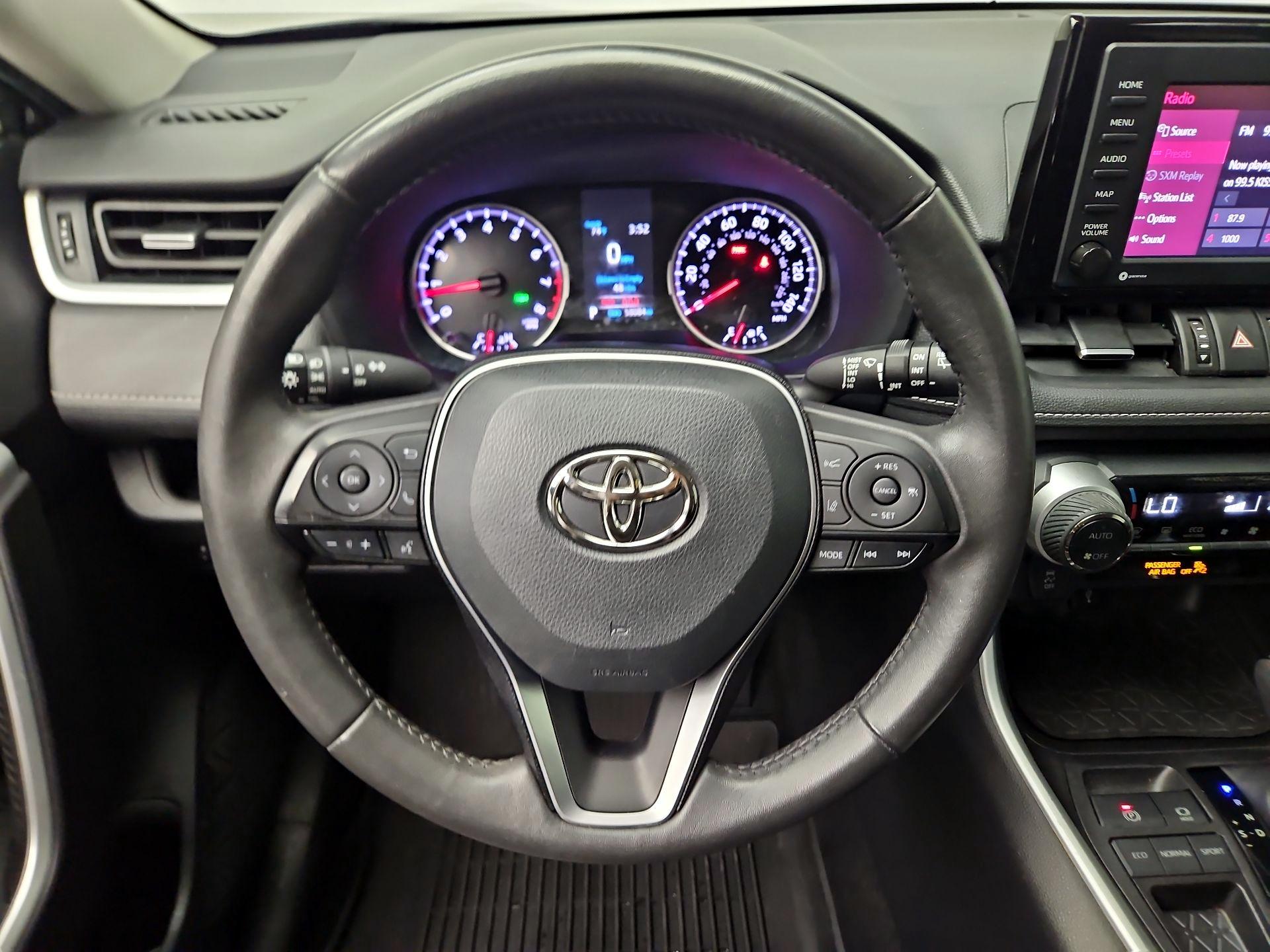 Thumbnail: 2022 Toyota RAV4 - 10
